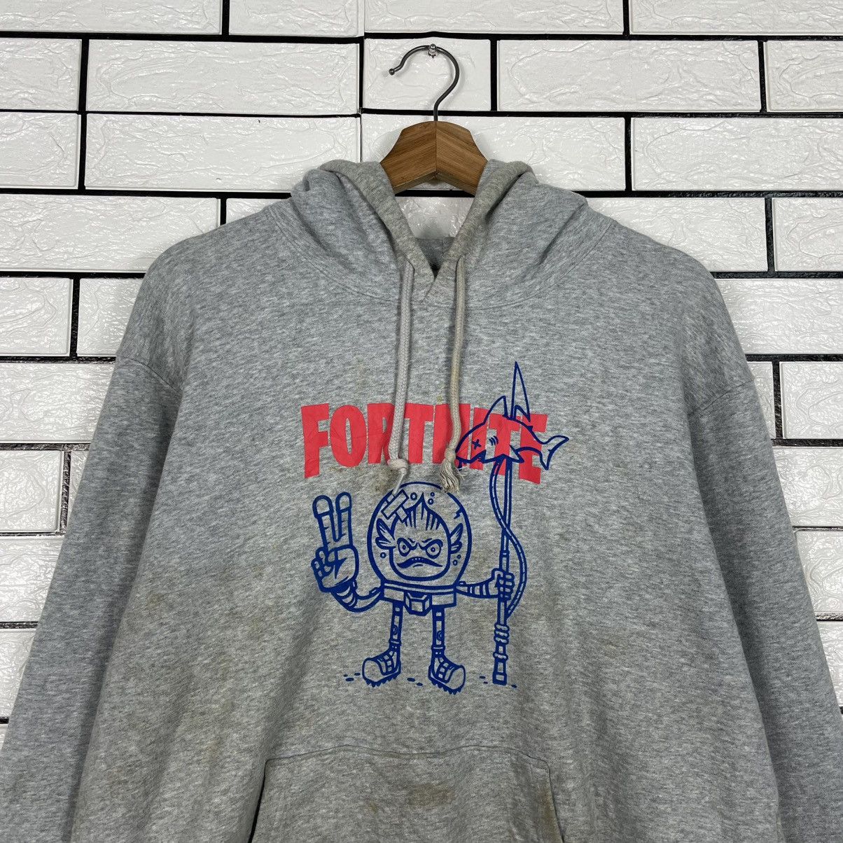 Uniqlo Uniqlo Fortnite Big Logo Hoodie Size US L / EU 52-54 / 3 - 11 Thumbnail