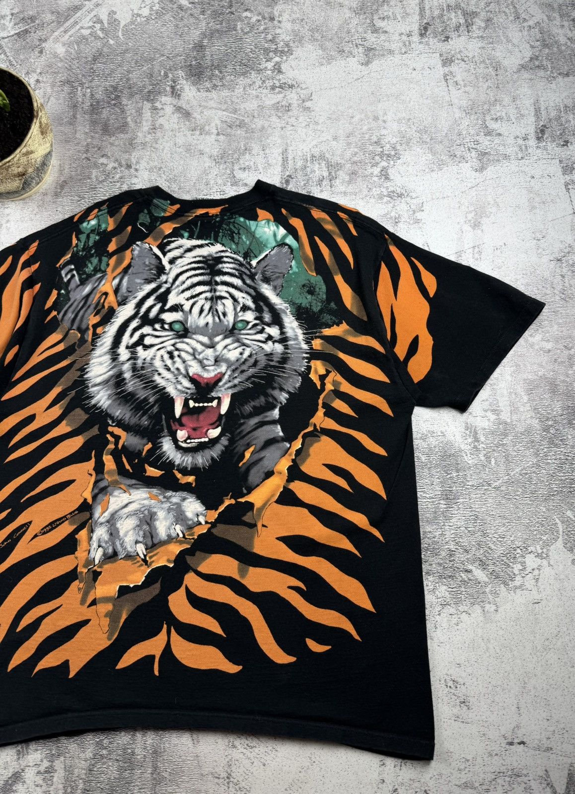 Liquid Blue Vintage Liquid Blue 1995 Tiger Over Print John Connel 90s Humor USA T Shirt Tee Size US XL / EU 56 / 4 - 15 Thumbnail