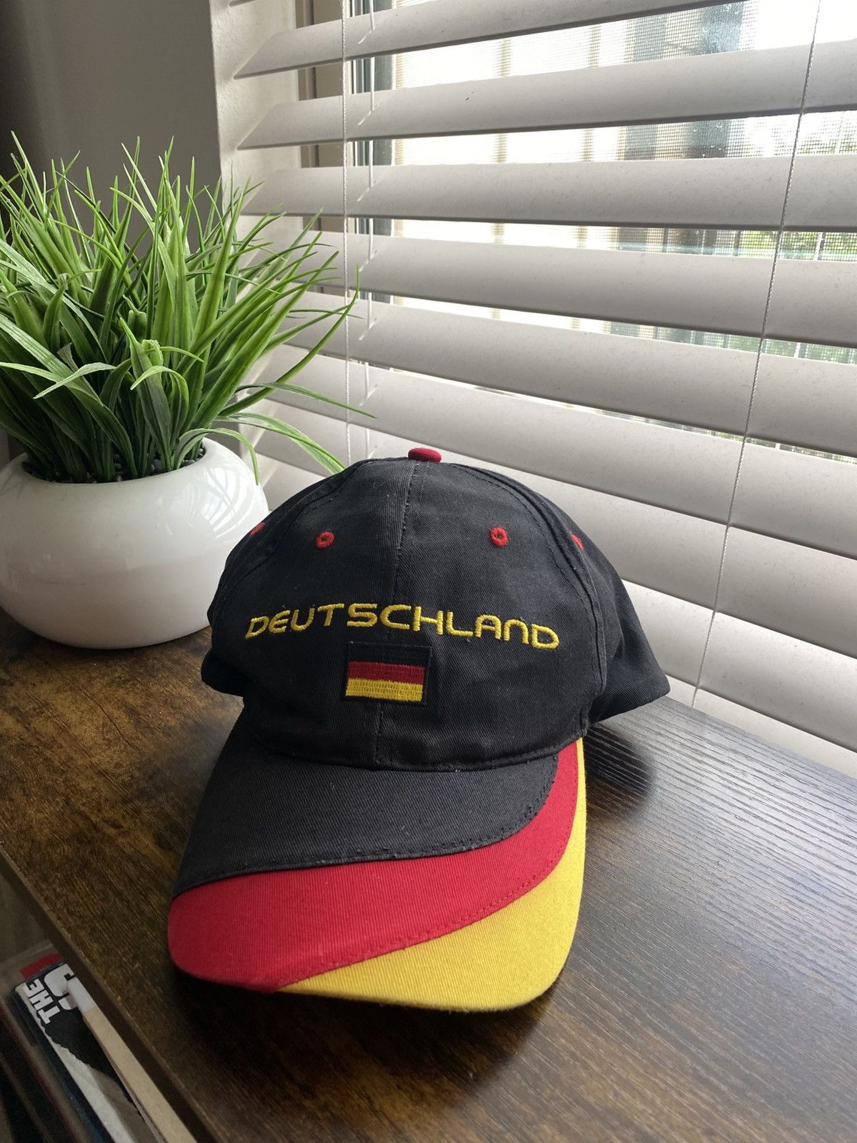 Vintage Y2K Germany 🇩🇪 Hat Size ONE SIZE - 1 Thumbnail