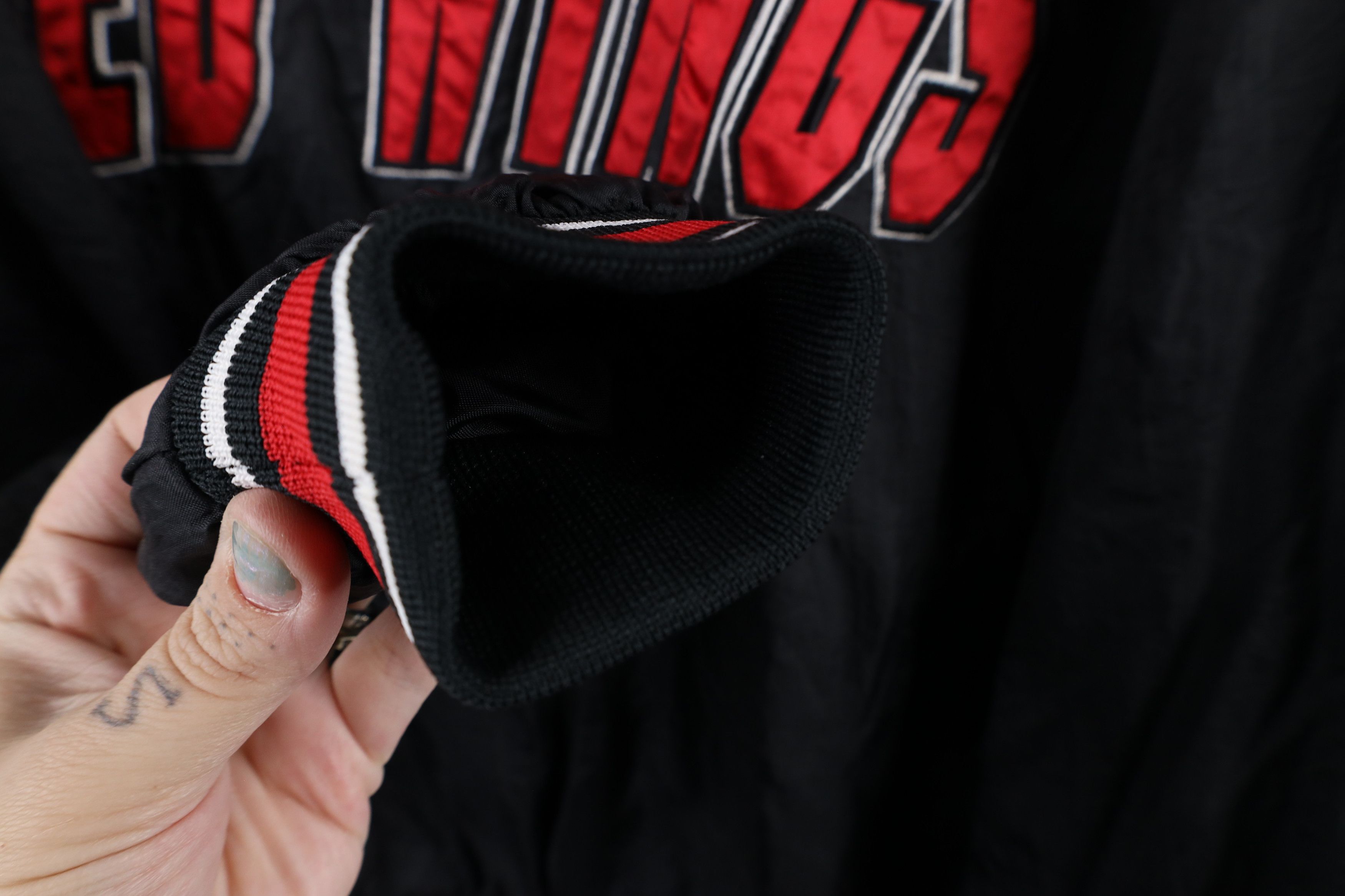 Vintage Vintage 90s Detroit Red Wings Hockey Pullover Jacket Black Size US M / EU 48-50 / 2 - 6 Thumbnail