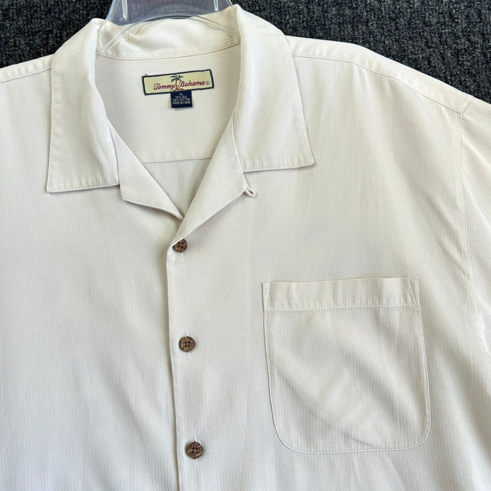 Tommy Bahama VINTAGE Tommy Bahama Silk Blend Shirt Camp XL Ivory Men XL Button-Up Collared Short Sleeve Travel Casual Graphic Print Tropical Hawaiian Music Size US XL / EU 56 / 4 - 4 Thumbnail