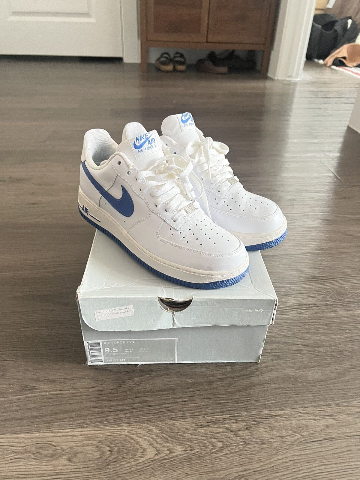 Nike Nike Air Force 1 ‘07 White / Royal Size 9.5 Size US 9.5 / EU 42-43 - 2 Thumbnail