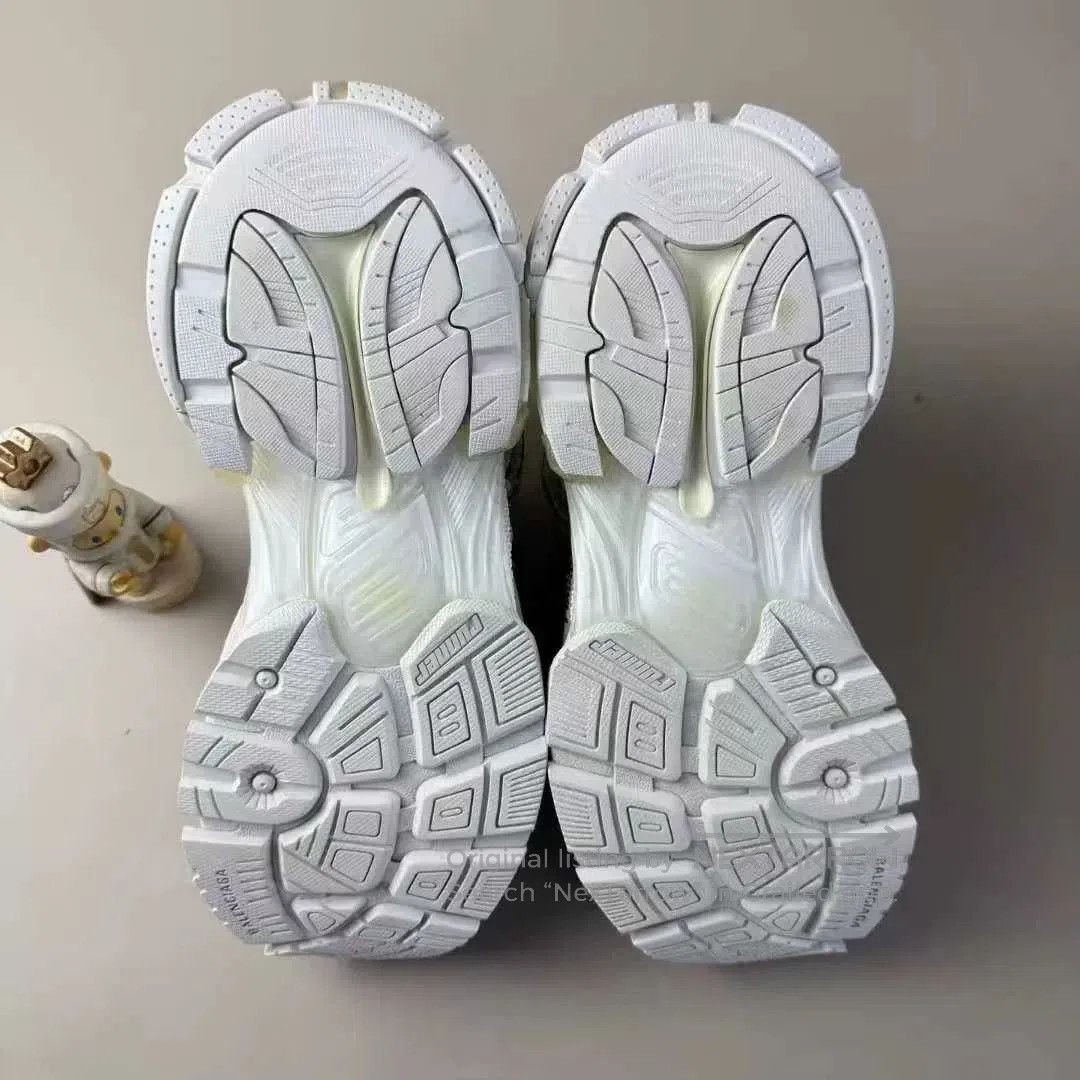 Balenciaga Balenciaga White Runner Sneakers Size 36. Size US 5.5 / EU 38 - 6 Thumbnail