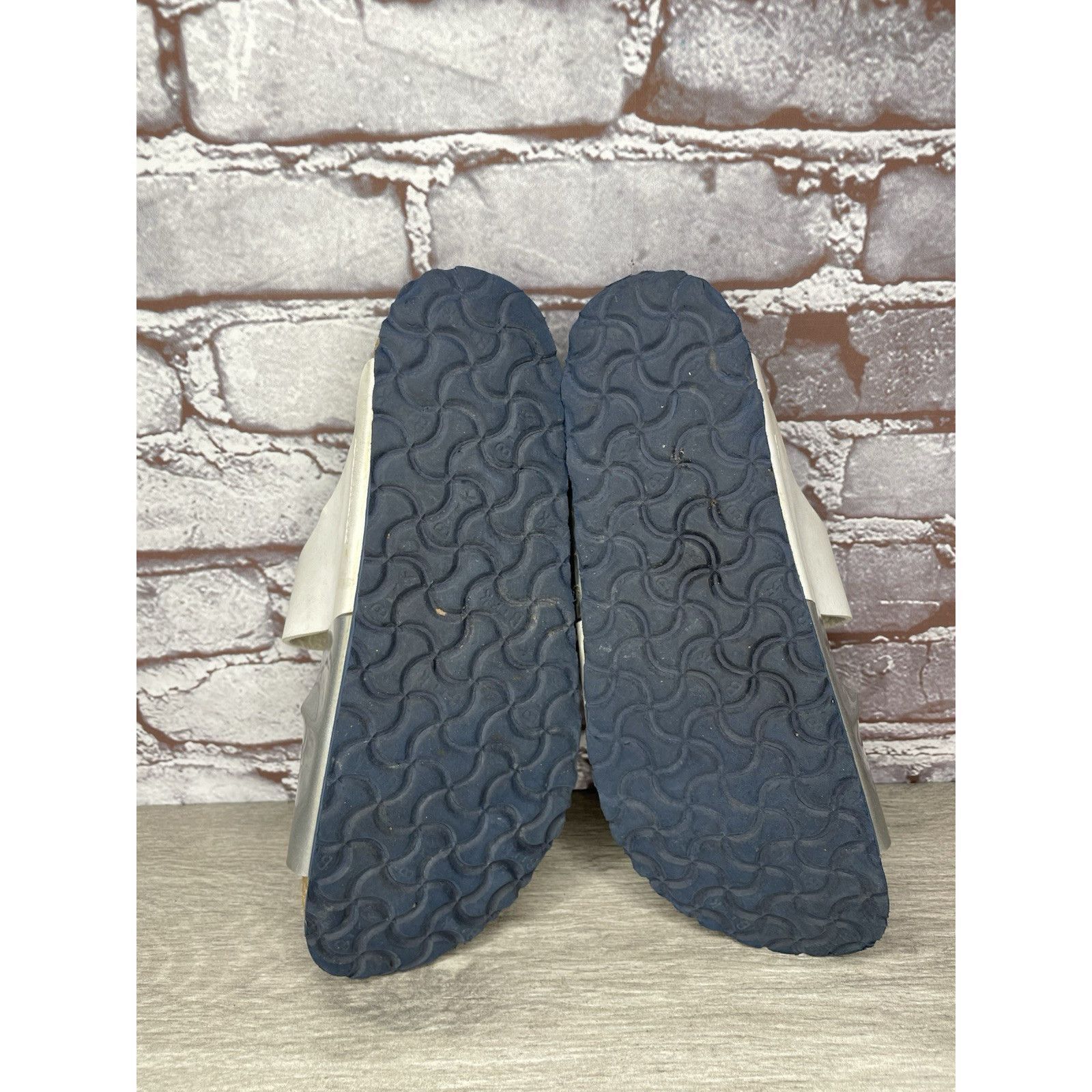 Birkenstock Birkenstock Arizona Two Toned Silver White Leather Strap San Size US 10 / IT 40 - 8 Thumbnail