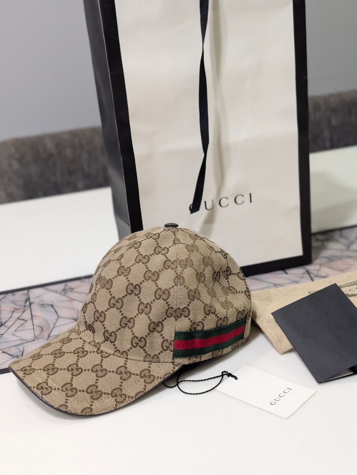 Gucci Authentic Gucci GG Canvas Baseball Cap Size ONE SIZE - 6 Thumbnail