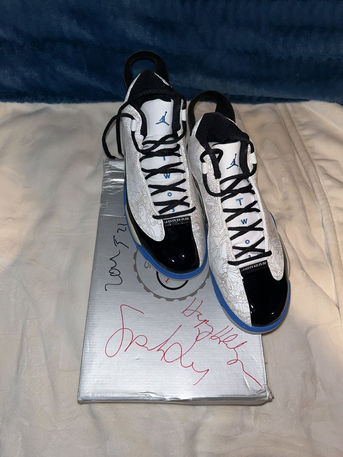 Jordan Brand Air Jordan Dub-Zero (2005) Spike Lee Signed Box Size US 12 / EU 45 - 1 Thumbnail