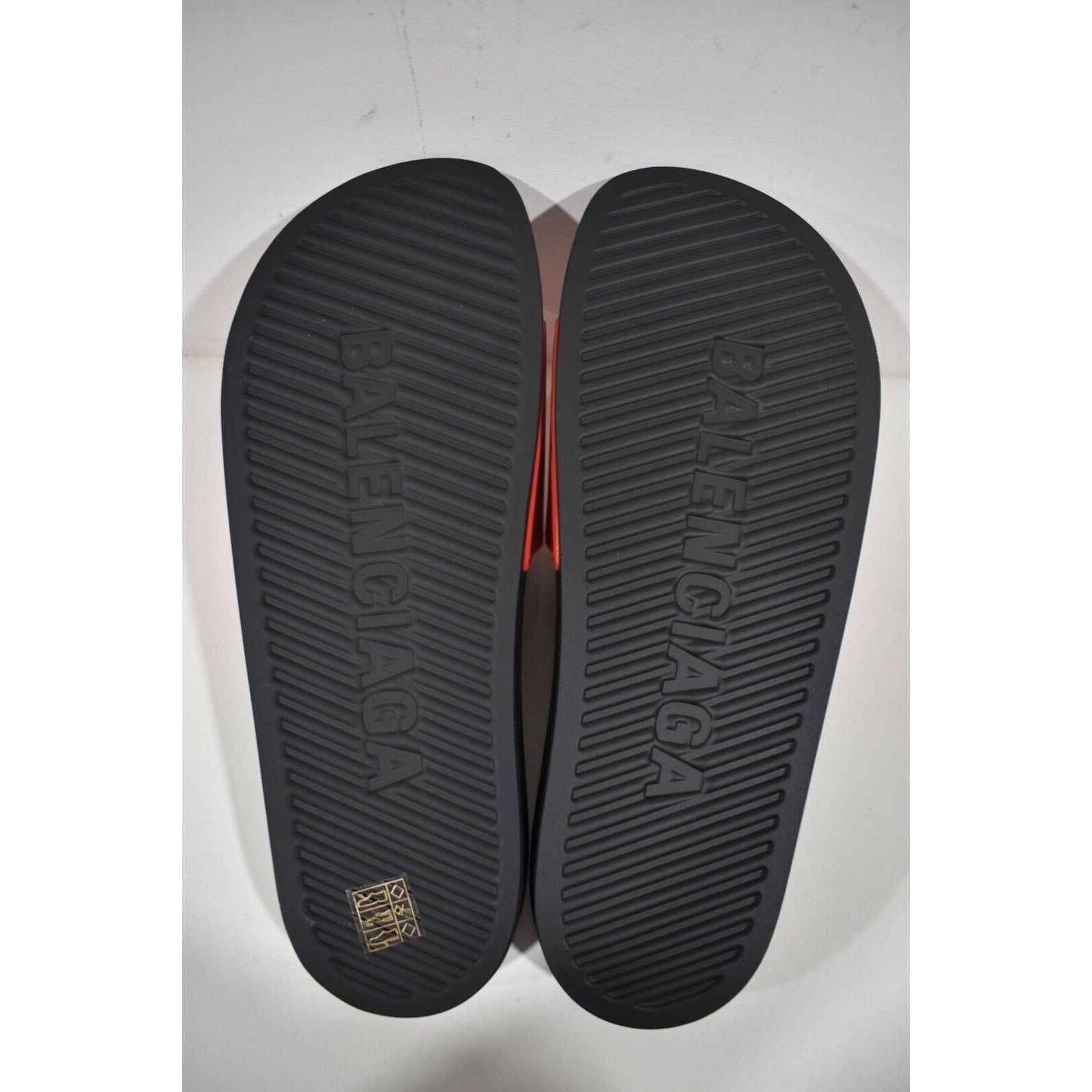 Balenciaga Balenciaga Rubber Slide Pool Sandal Flip Flop Flat 45 12 Size US 12 / EU 45 - 12 Thumbnail