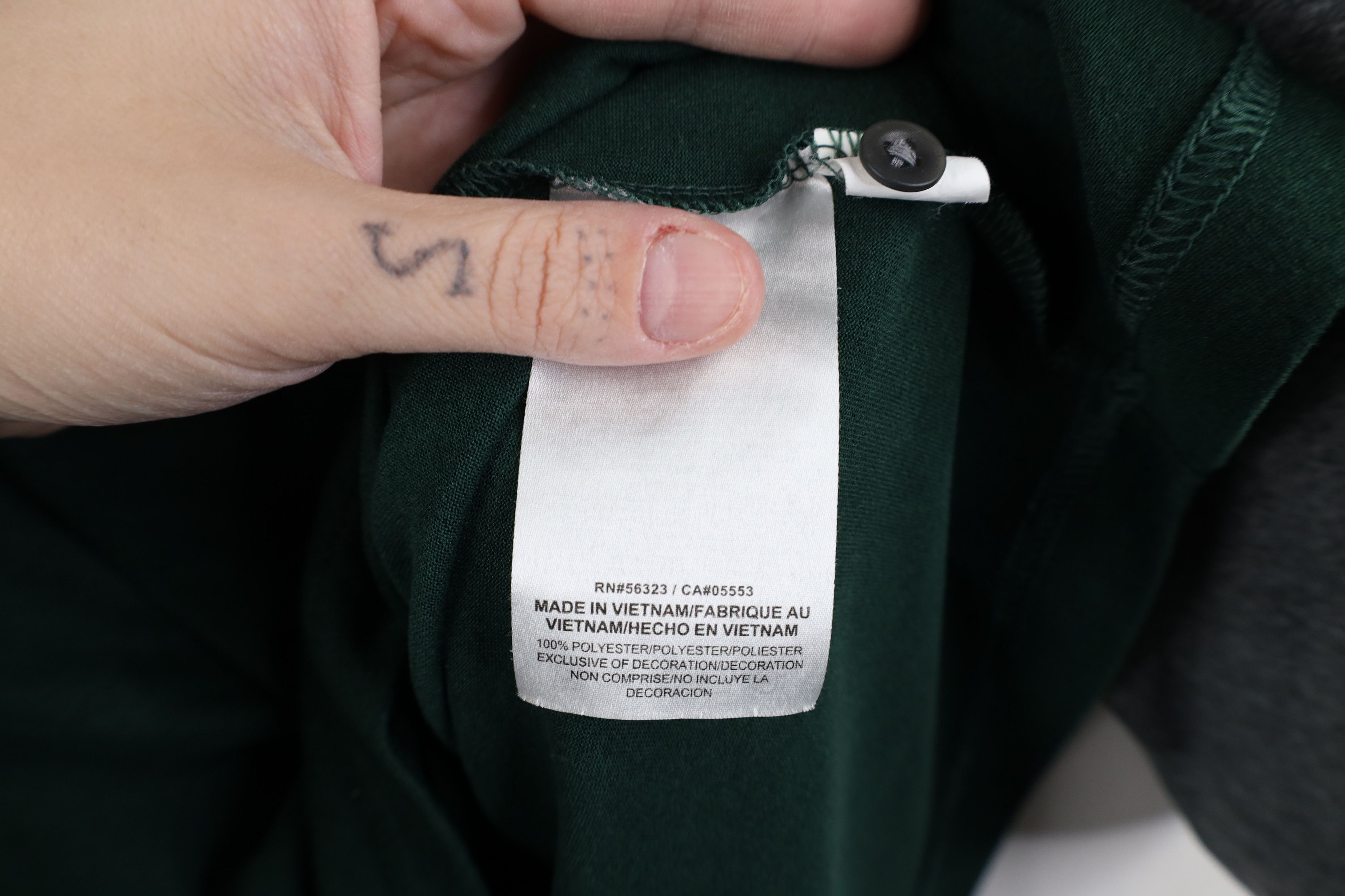 Nike Nike University 3/4 Sleeve Raglan Henley T-Shirt Green Size US XL / EU 56 / 4 - 10 Thumbnail