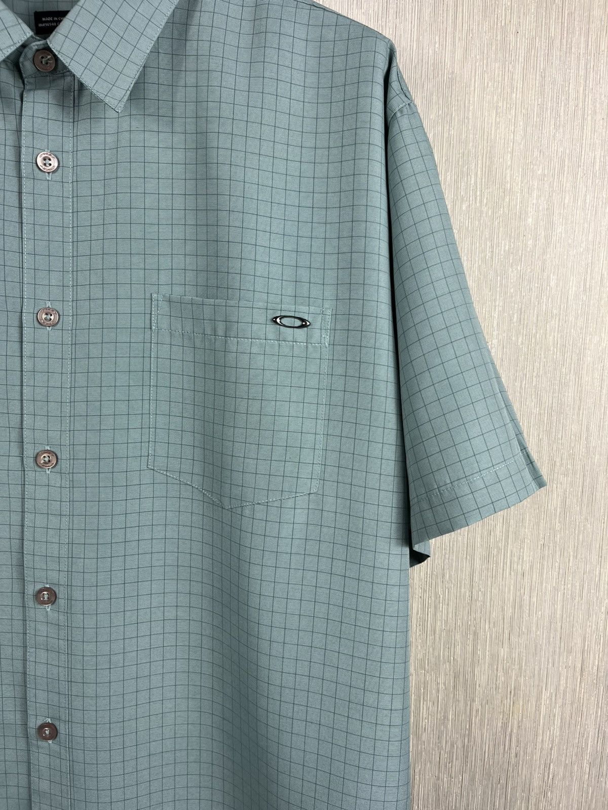 Oakley Vintage Oakley checked gorpcore pocket shirt with small logo Size US XL / EU 56 / 4 - 11 Thumbnail