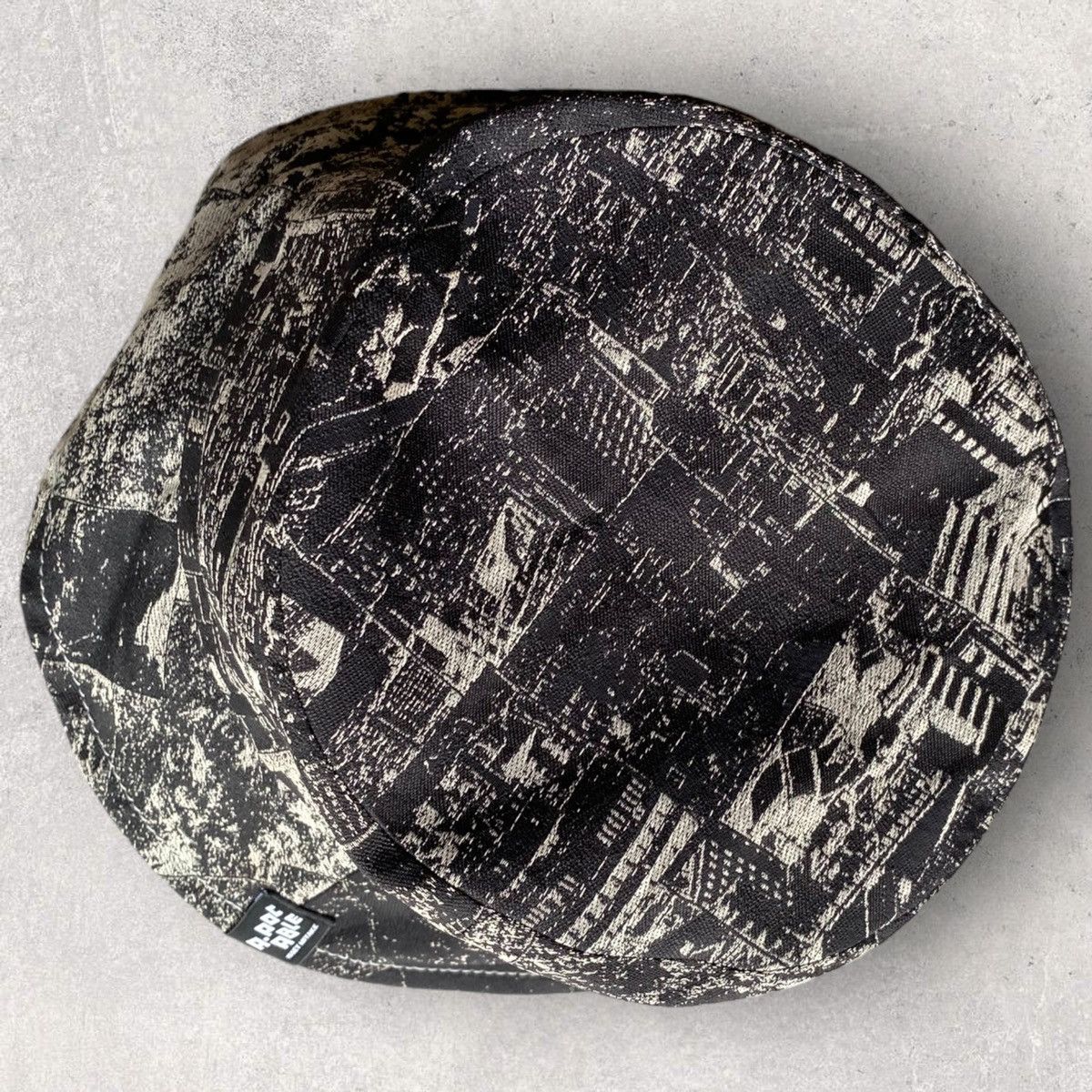 Issey Miyake 2024 APOC ABLE London Diorama Map Reversible Bucket Hat Size ONE SIZE - 6 Thumbnail