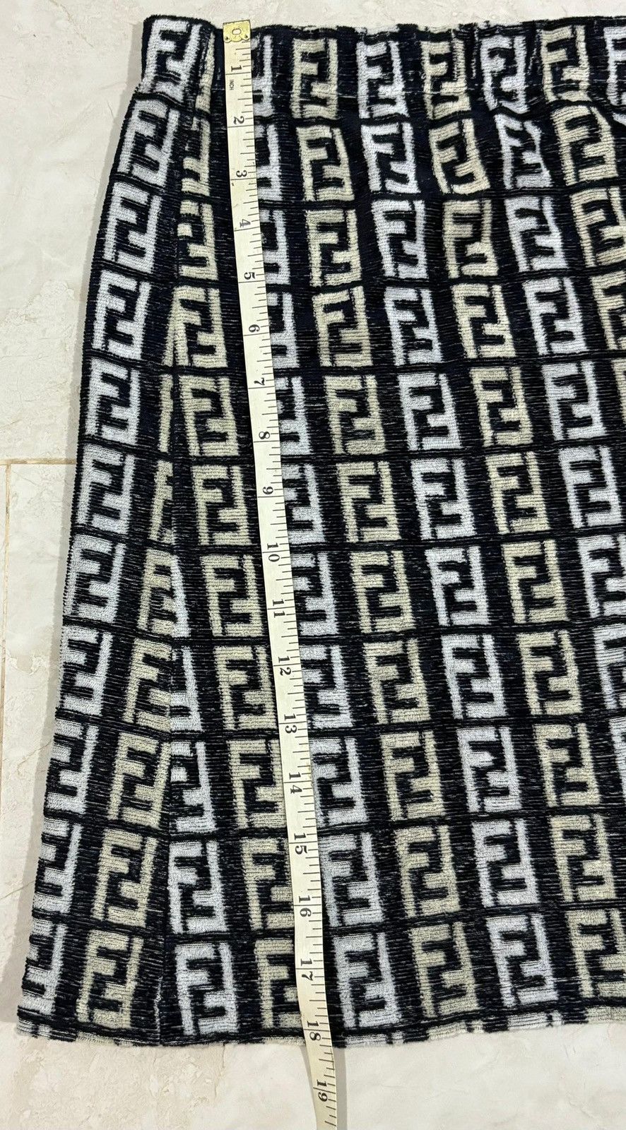 Fendi Vintage Fendi Monogram Skirt Size 26" / US 2 / IT 38 - 3 Thumbnail