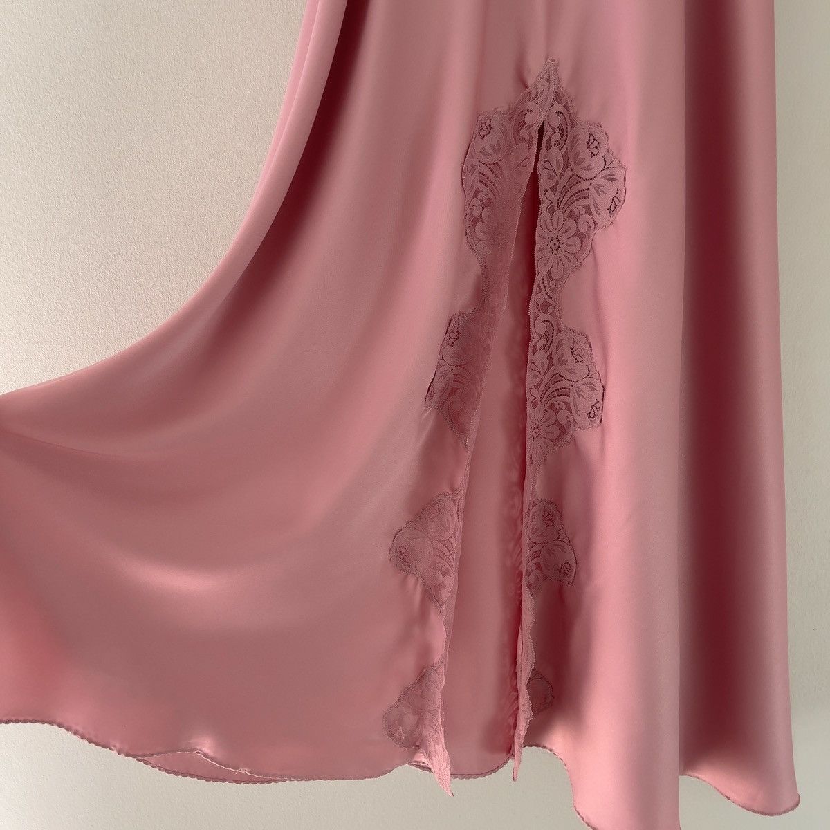 Vintage Lily of France 1990s Dusty Rose Satin Slip Gown (S–M) Size M / US 6-8 / IT 42-44 - 12 Thumbnail
