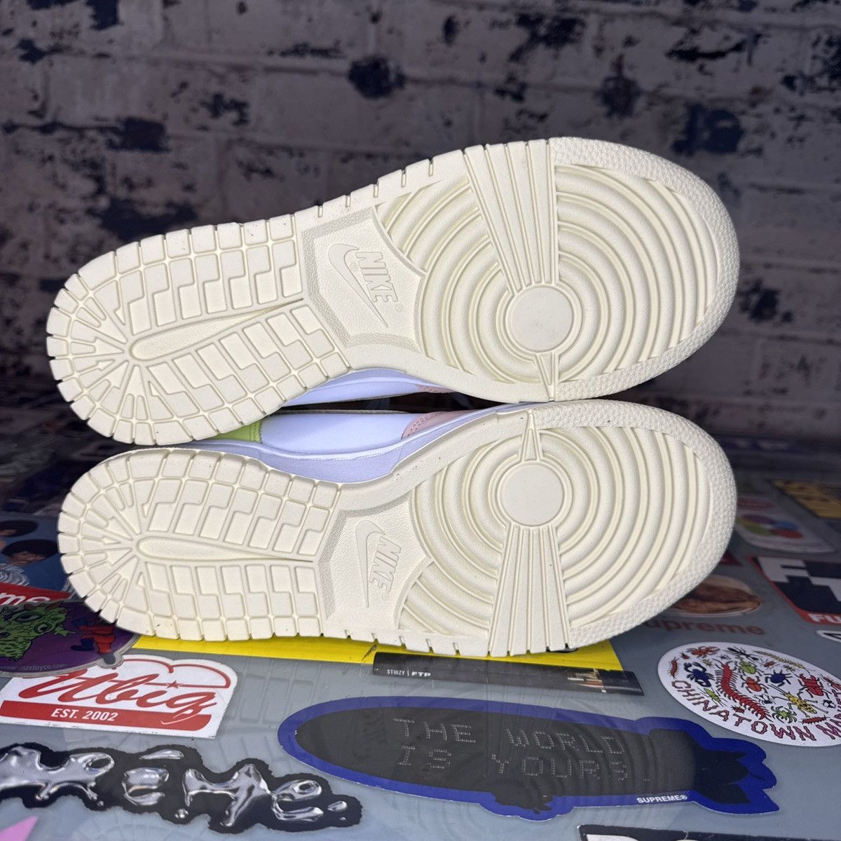 Nike Nike Dunk High Cashmere Light Lemon Twist W 7.5 / M 6 DS Size US 7.5 / IT 37.5 - 6 Thumbnail