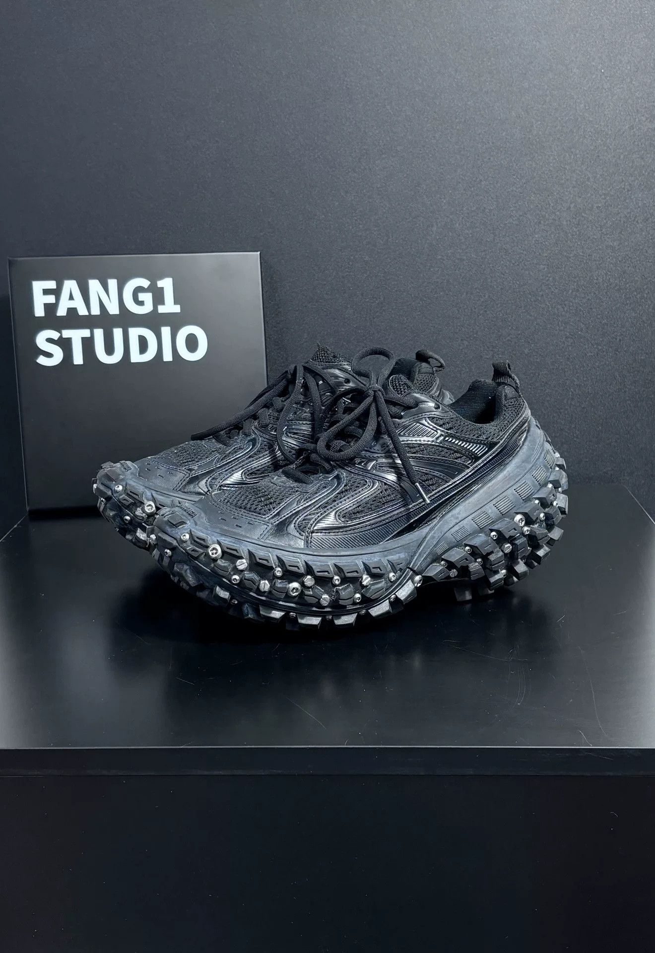 Balenciaga Balenciaga Black Lowtop Sneakers us_6-5 Women Size US 6.5 / IT 36.5 - 1 Thumbnail