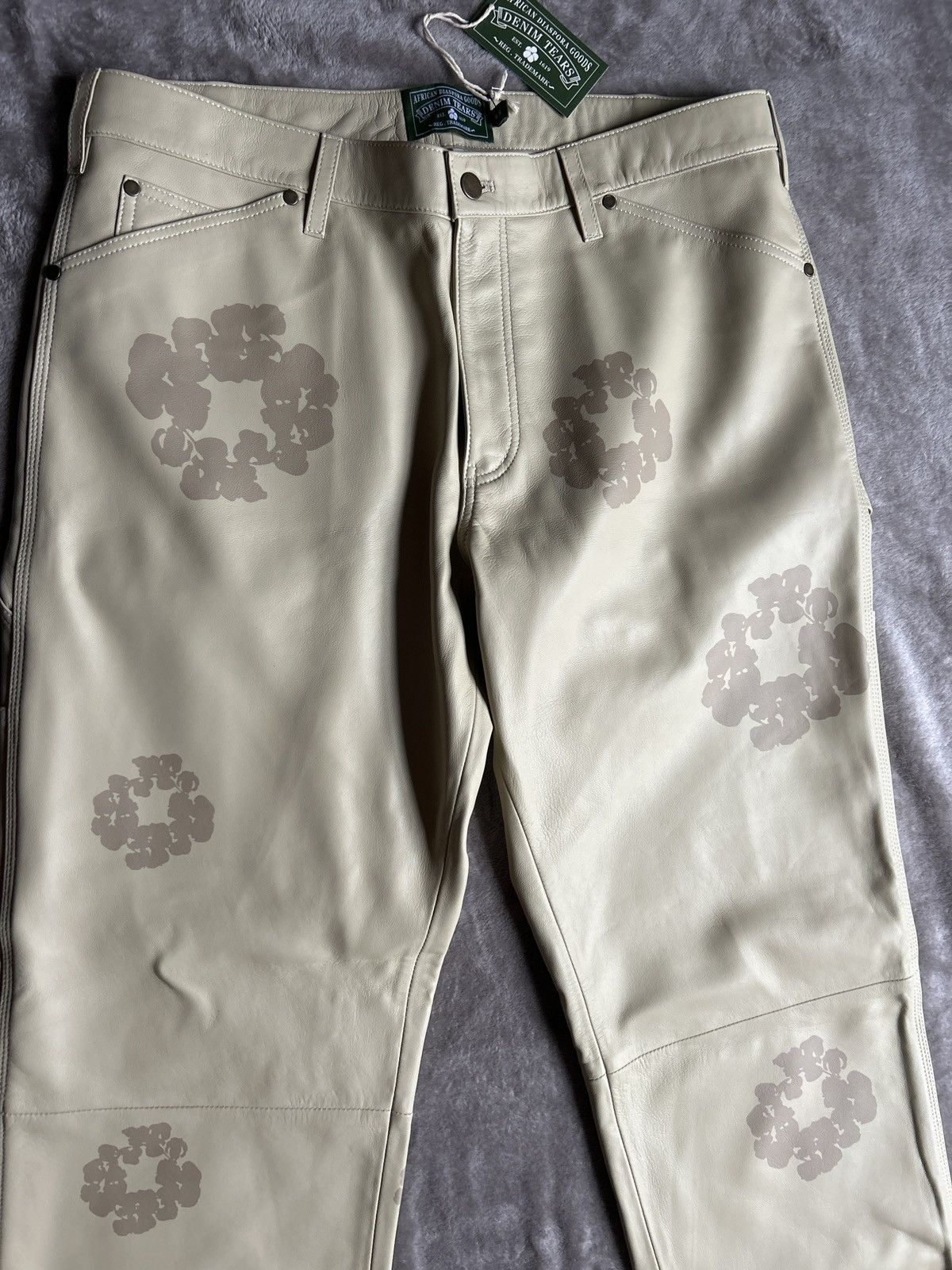 DENIM TEARS Denim Tears Cotton Wreath Leather Pants Size US 36 / EU 52 - 2 Thumbnail