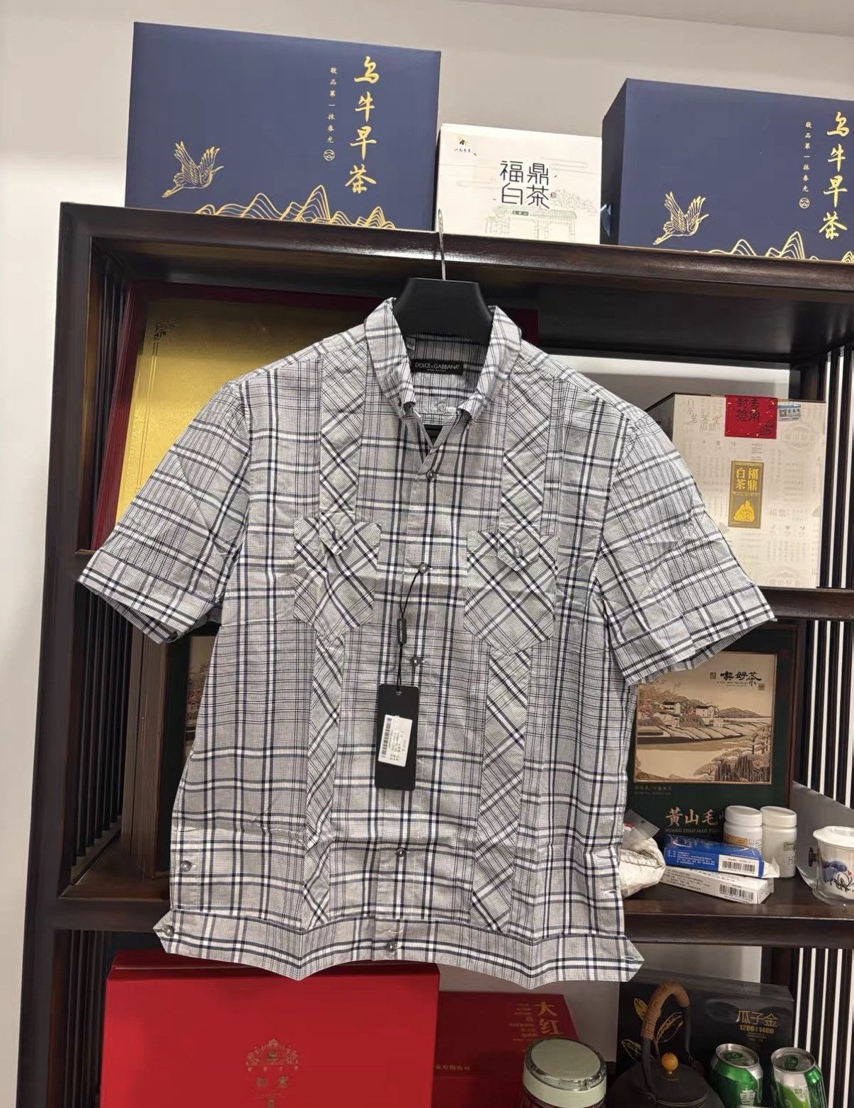 Dolce & Gabbana Dolce & Gabbana Mainline Casual Short Sleeve Shirt J2 Size US S / EU 44-46 / 1 - 1 Thumbnail