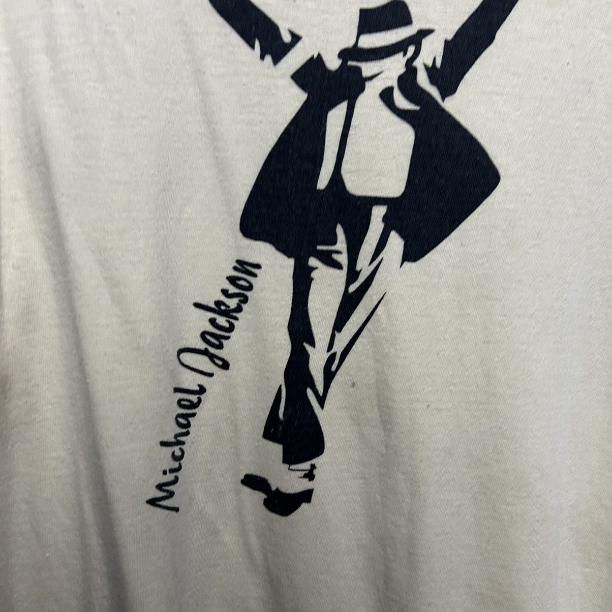 Michael Jackson Vintage Michael Jackson Big Logo Rock Band 90’s tee size M Size US M / EU 48-50 / 2 - 3 Thumbnail