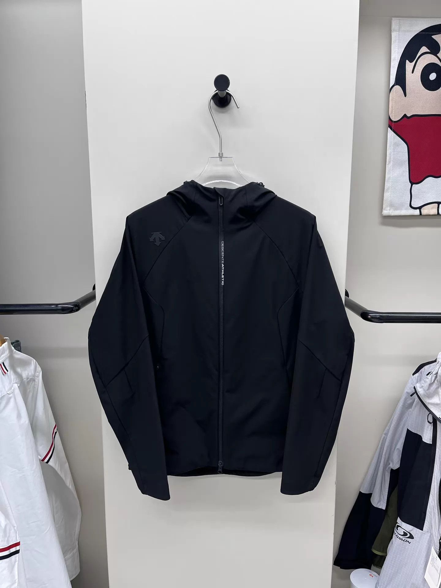 Descente DESCENTE Training Woven Jacket S Like New dbw051417 Size S / US 4 / IT 40 - 1 Thumbnail