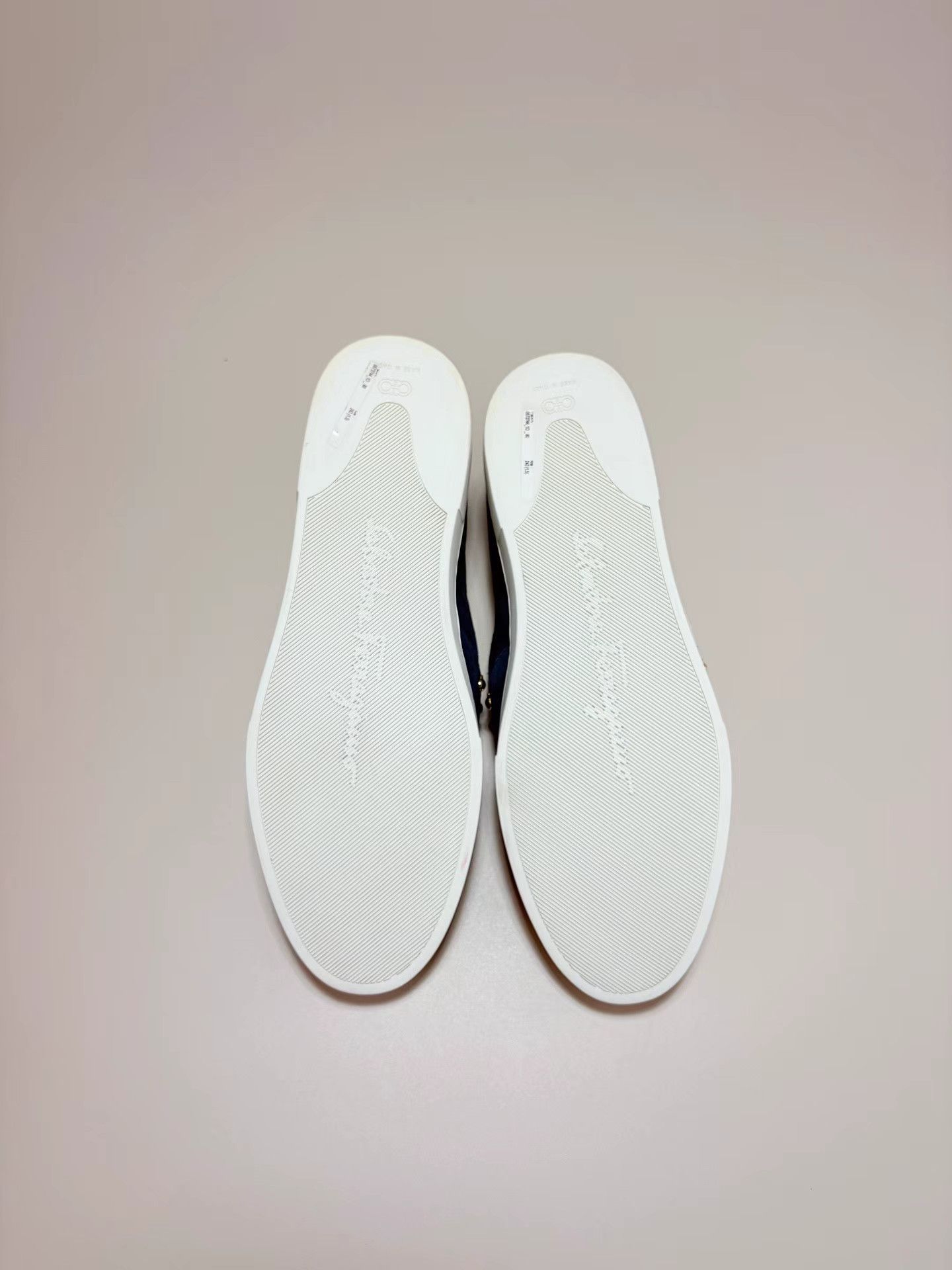 Salvatore Ferragamo FERRAGAMO Studded Suede Slip-On Low-Top Sneakers K1 Size US 9 / EU 42 - 7 Thumbnail
