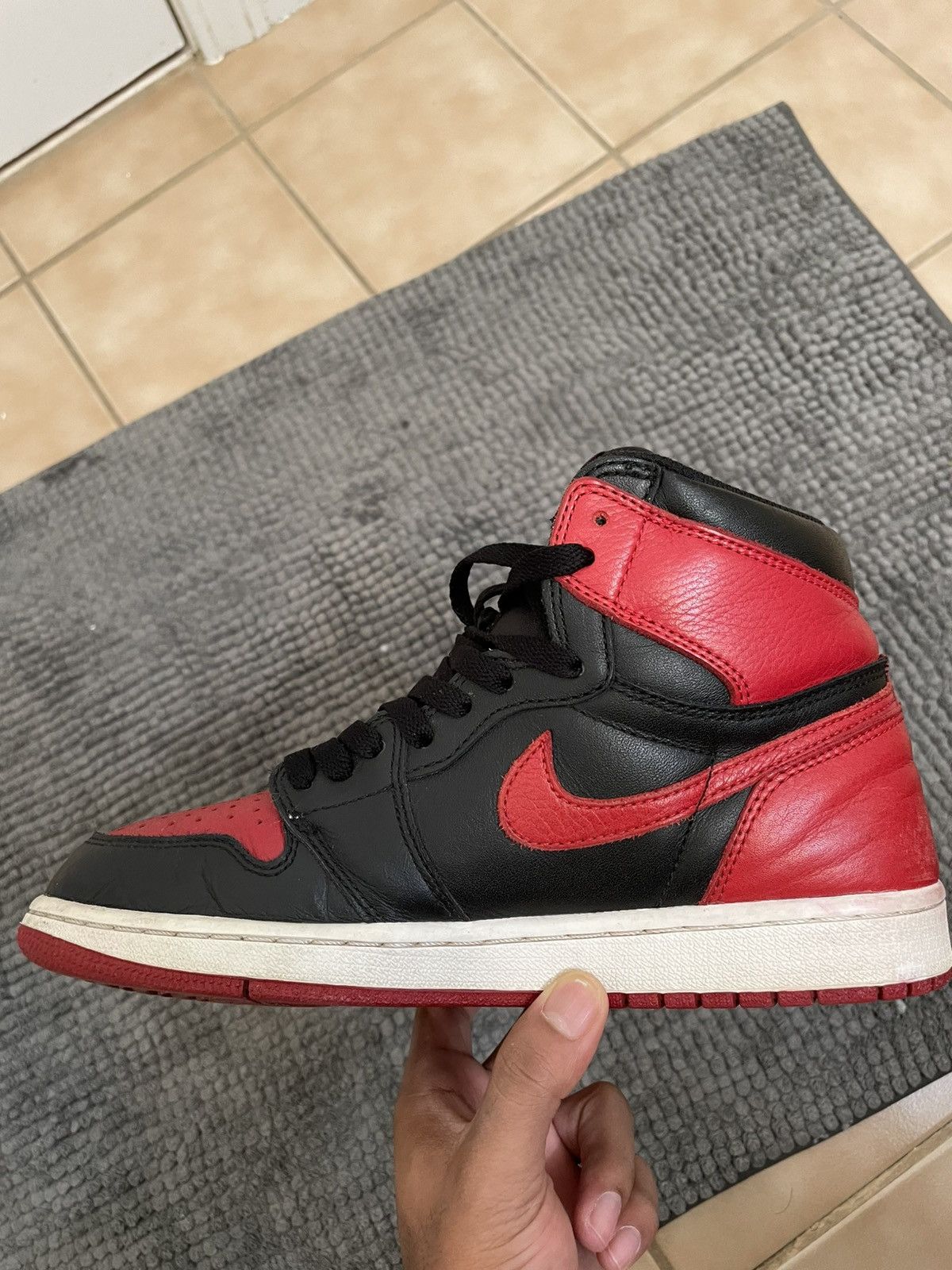 Nike Nike Air Jordan Bred 1 Size US 8 / EU 41 - 6 Thumbnail