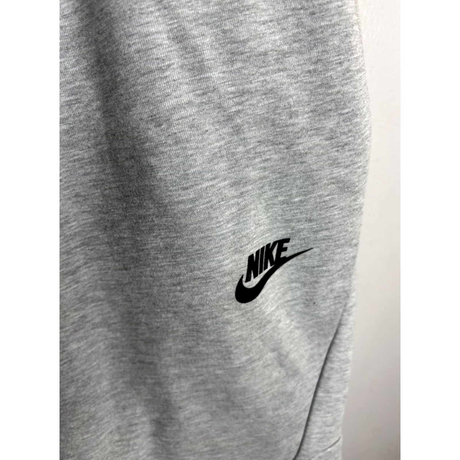 Nike Nike Tech Fleece Pants Mens M Jogger Athletic Tapered Sweatpants Zip Pocket Gray Size US 31 - 2 Thumbnail