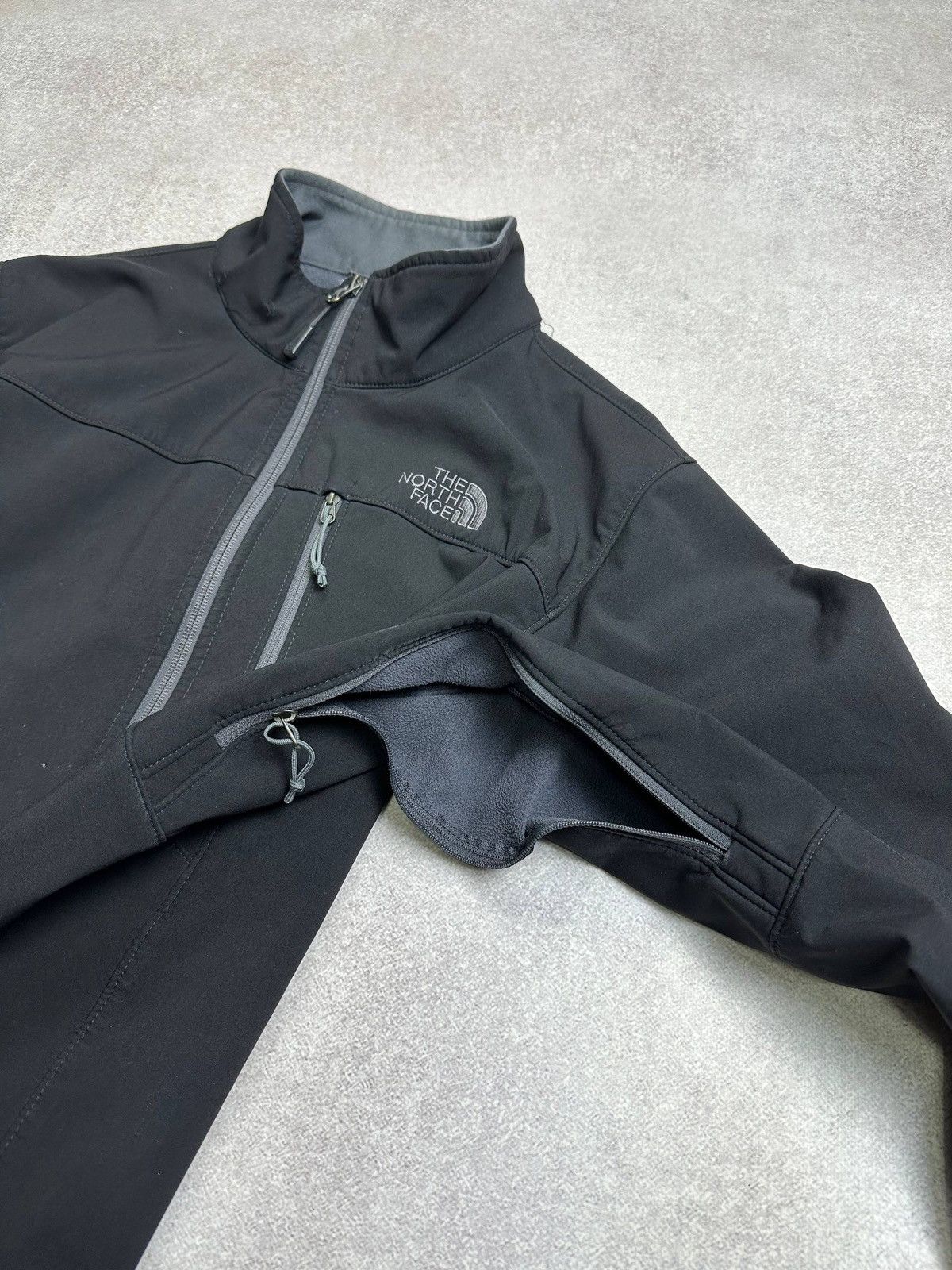 The North Face Vintage The North Face Apex Black Outdoor Jacket L Size US L / EU 52-54 / 3 - 6 Thumbnail