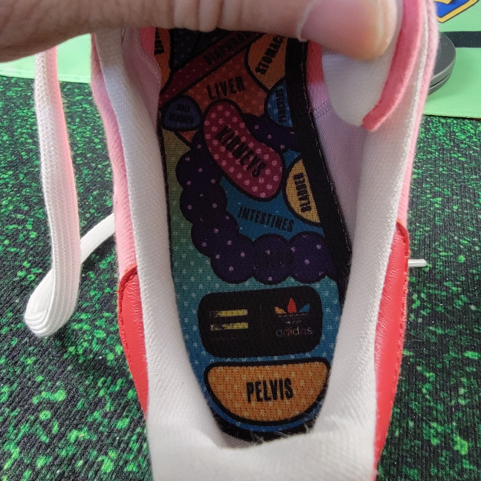 Adidas 2018 Pharrell x Stan Smith 'HU Holi' Red Sz 7M/8.5W AC7044 Size US 7 / EU 40 - 5 Thumbnail
