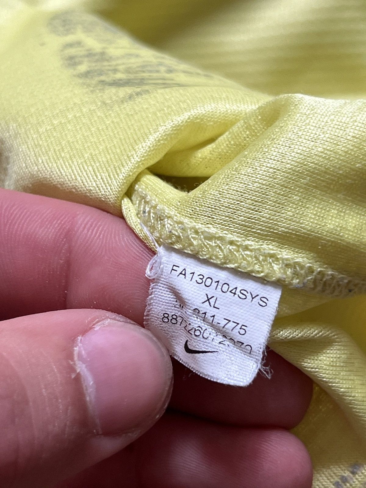Nike Nike vintage football jersey goalkeeper yellow 2015 Size US XL / EU 56 / 4 - 13 Thumbnail