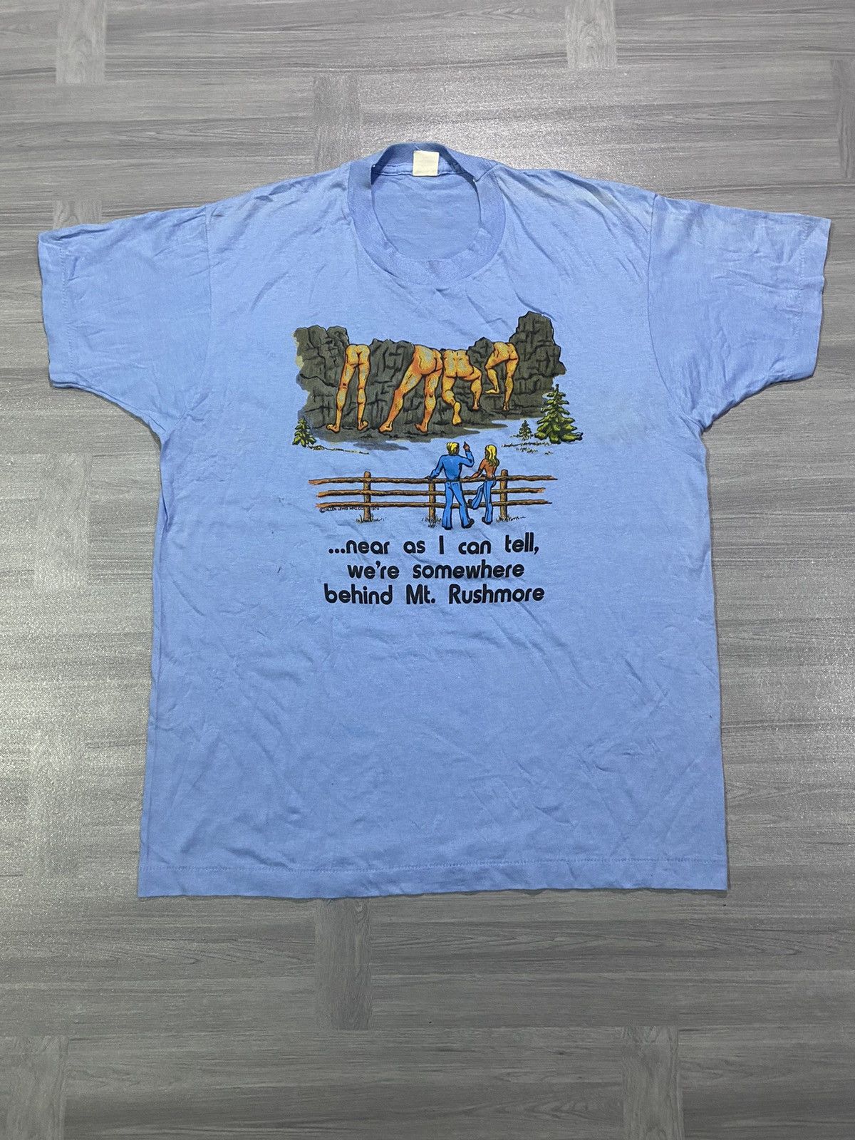 Vintage 1979's Mt. Rushmore's Behind T-shirt Size US L / EU 52-54 / 3 - 1 Thumbnail