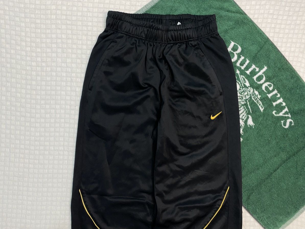 Nike 💥 VINTAGE NIKE BAGGY 90S WIDE LEG SWOOSH TRACK PANTS Y2K Size US 34 / EU 50 - 4 Thumbnail