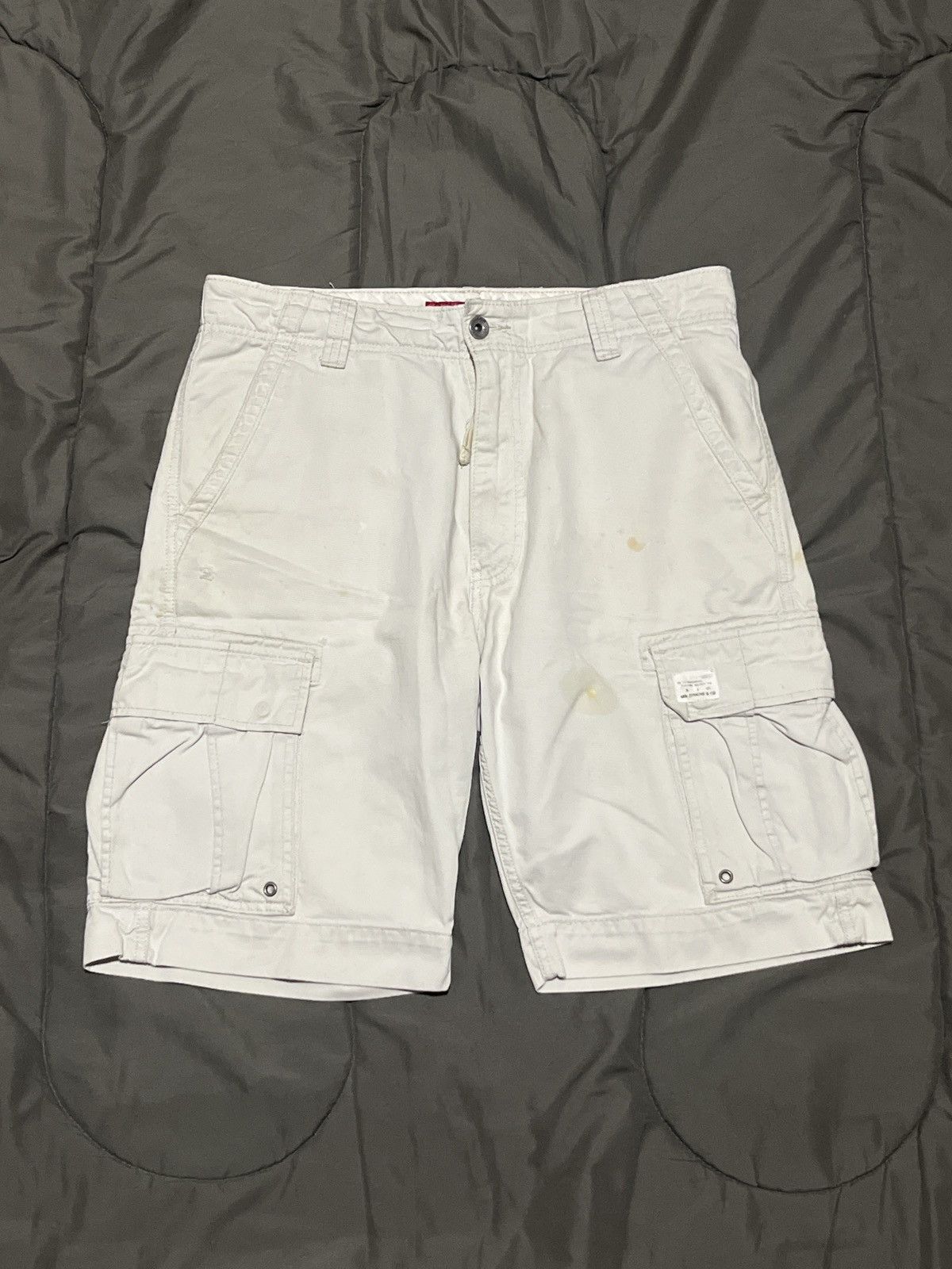 Levi's Levis Cream Cargo Shorts Size US 32 / EU 48 - 1 Thumbnail