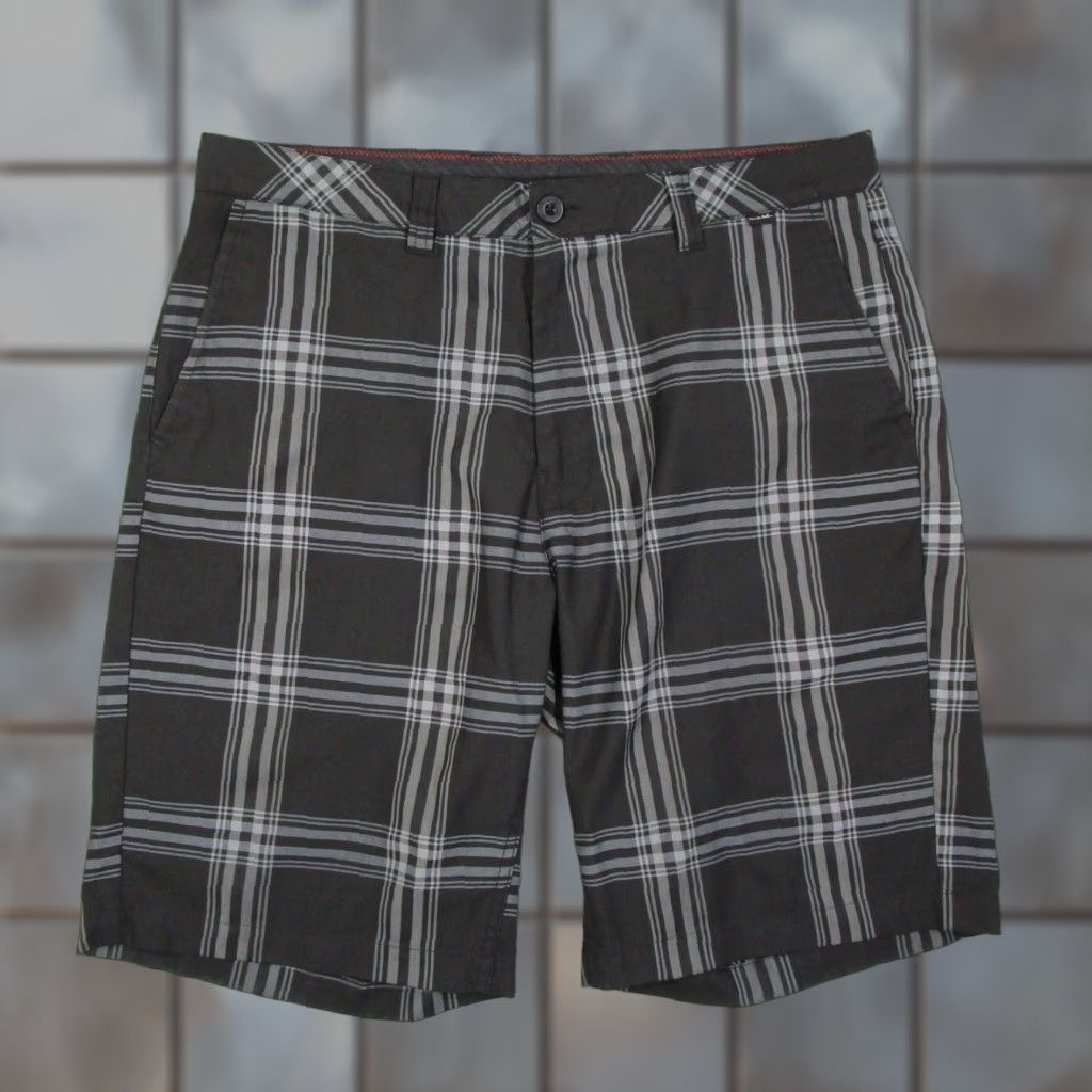 TravisMathew TravisMathew Mens Plaid Golf Shorts Black Grey Size 34 Polyester Rayon Blend Size US 34 / EU 50 - 1 Thumbnail