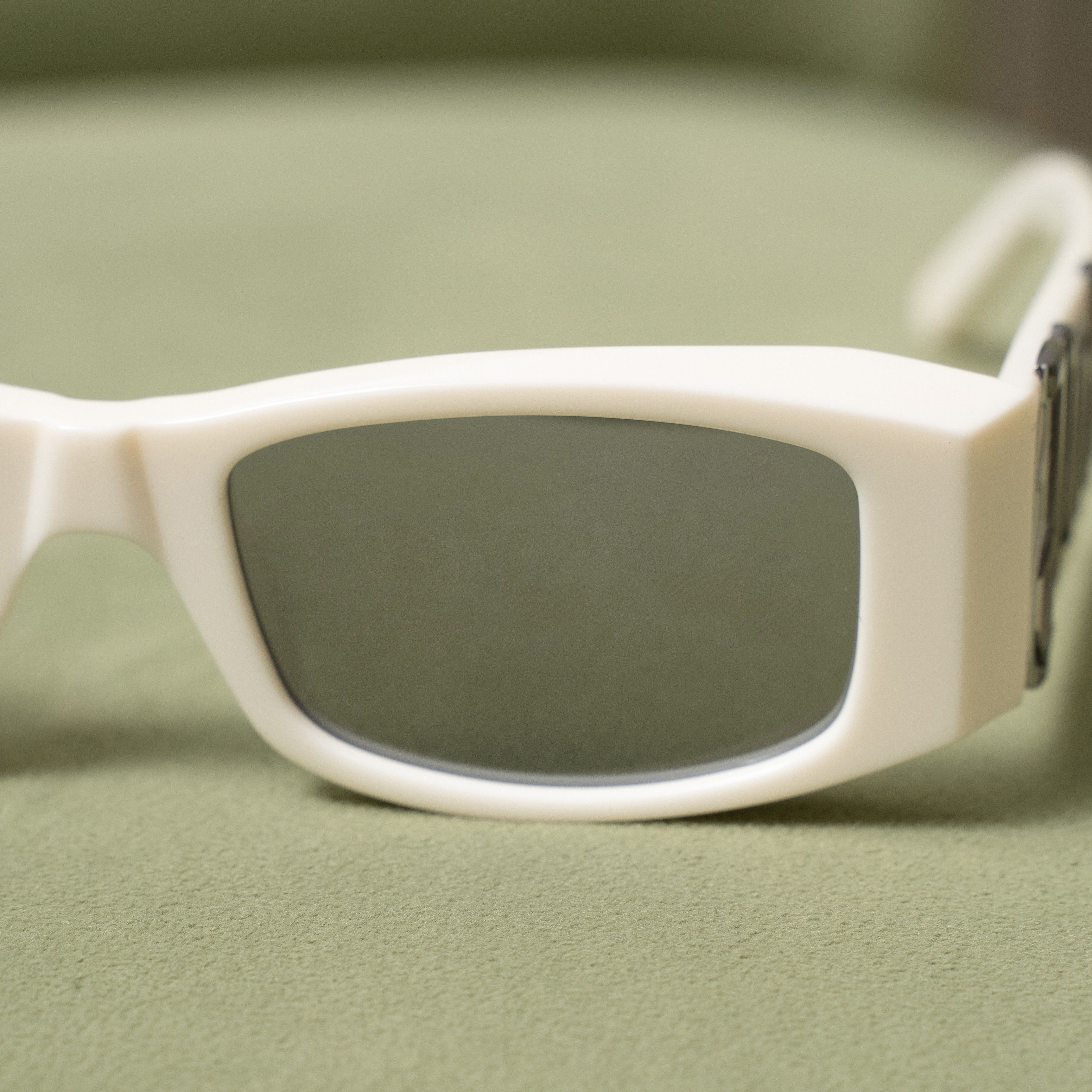 PALM ANGELS PERI007S22PLA0010172 Sunglasses WHITE