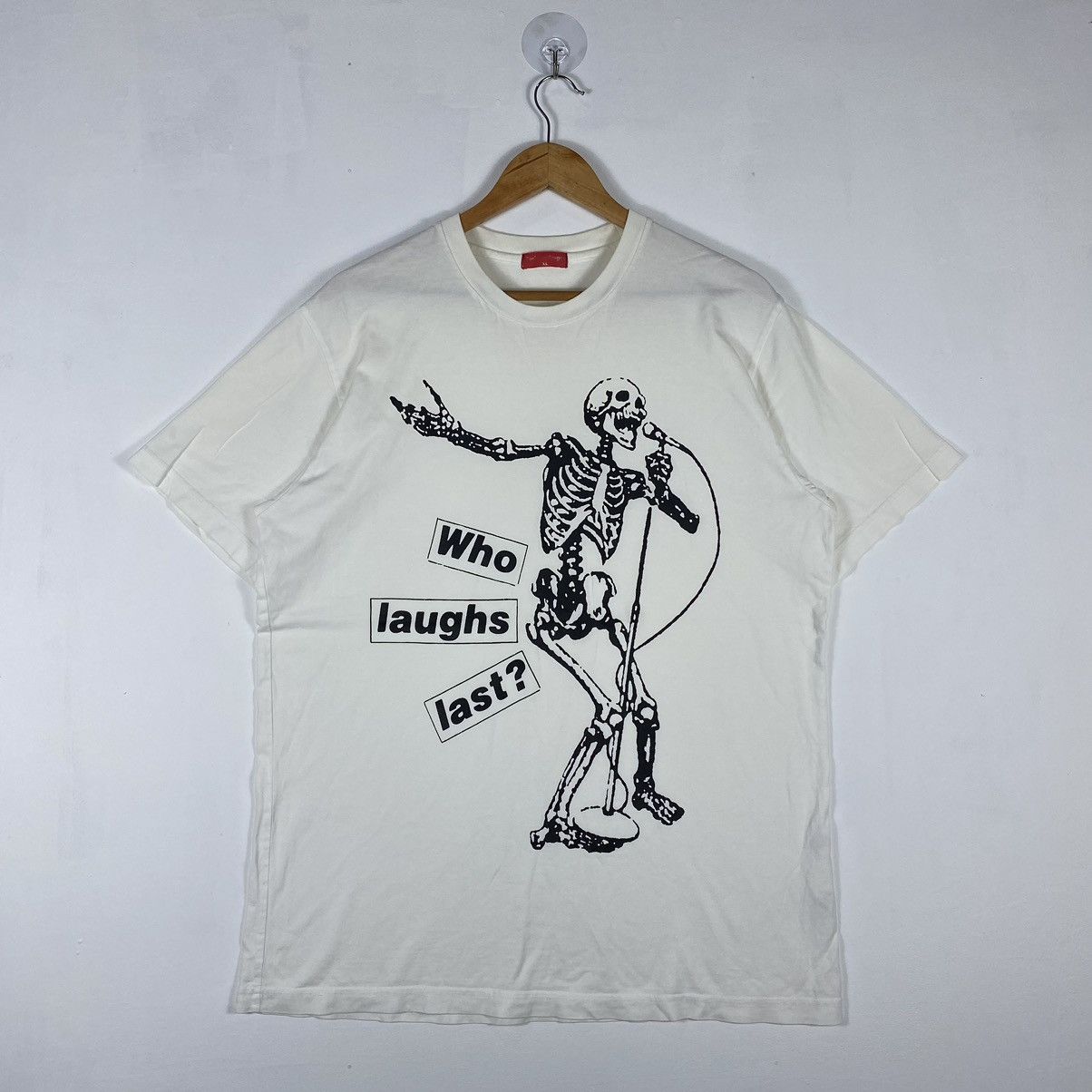 Vintage VINTAGE BARBARA KRUGER WHO LAUGHS LAST TEE RATM BAND Size US XL / EU 56 / 4 - 2 Thumbnail