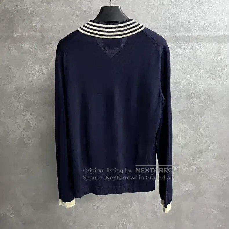 Gucci Gucci Black bee pattern V-neck wool sweater knitwear Size US XL / EU 56 / 4 - 2 Thumbnail