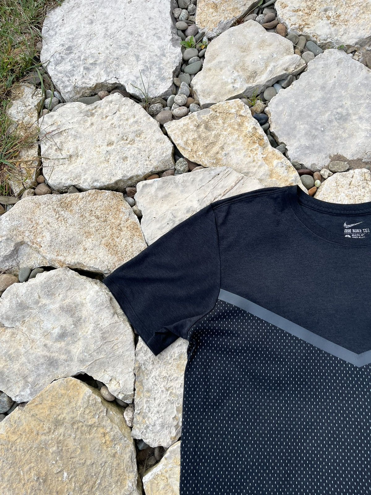 Nike Nike tech fleece drill y2k t-shirt tee chest logo swoosh Size US L / EU 52-54 / 3 - 5 Thumbnail