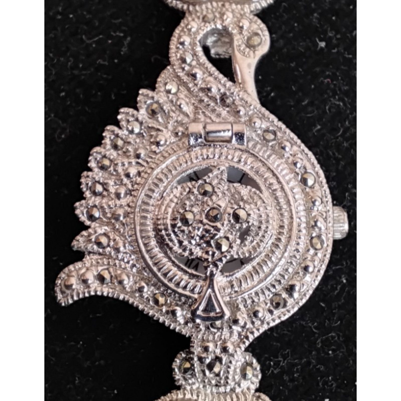 Other Judith Ashley Ladies Watch Swan Bracelet Hearts Silver VTG Size ONE SIZE - 3 Thumbnail