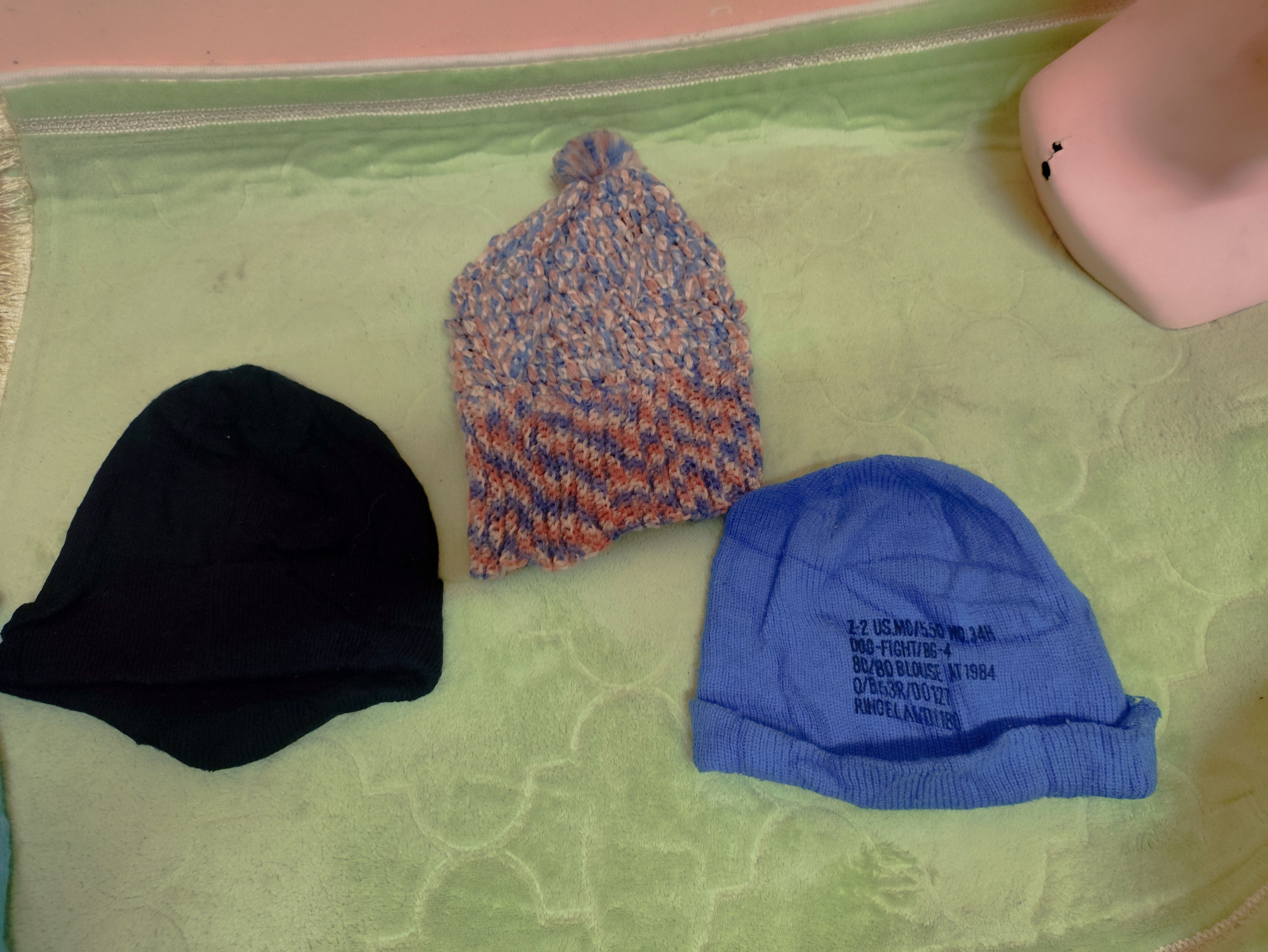 Vintage Combo 3 pieces Beanies "Snowcap" Vintage Collections Size ONE SIZE - 1 Thumbnail