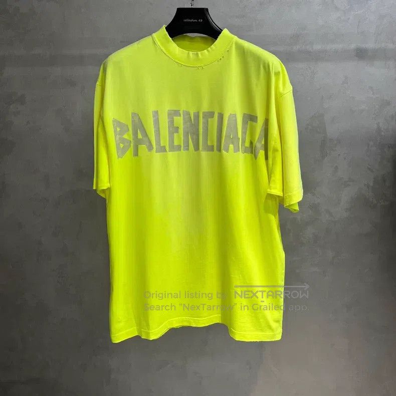 Balenciaga Balenciaga Washed yellow letter logo printed round neck cr Size US L / EU 52-54 / 3 - 1 Thumbnail