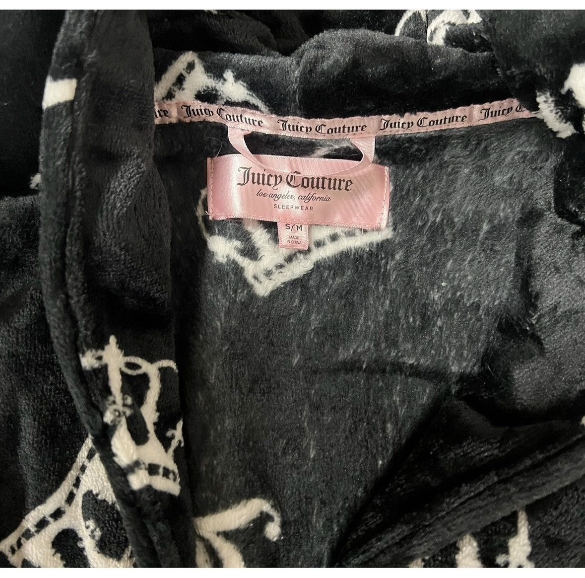 Juicy Couture Juicy Couture Black Y2K Plush Spa Robe Bathrobe Size S/M 👑✨ Size ONE SIZE - 6 Thumbnail