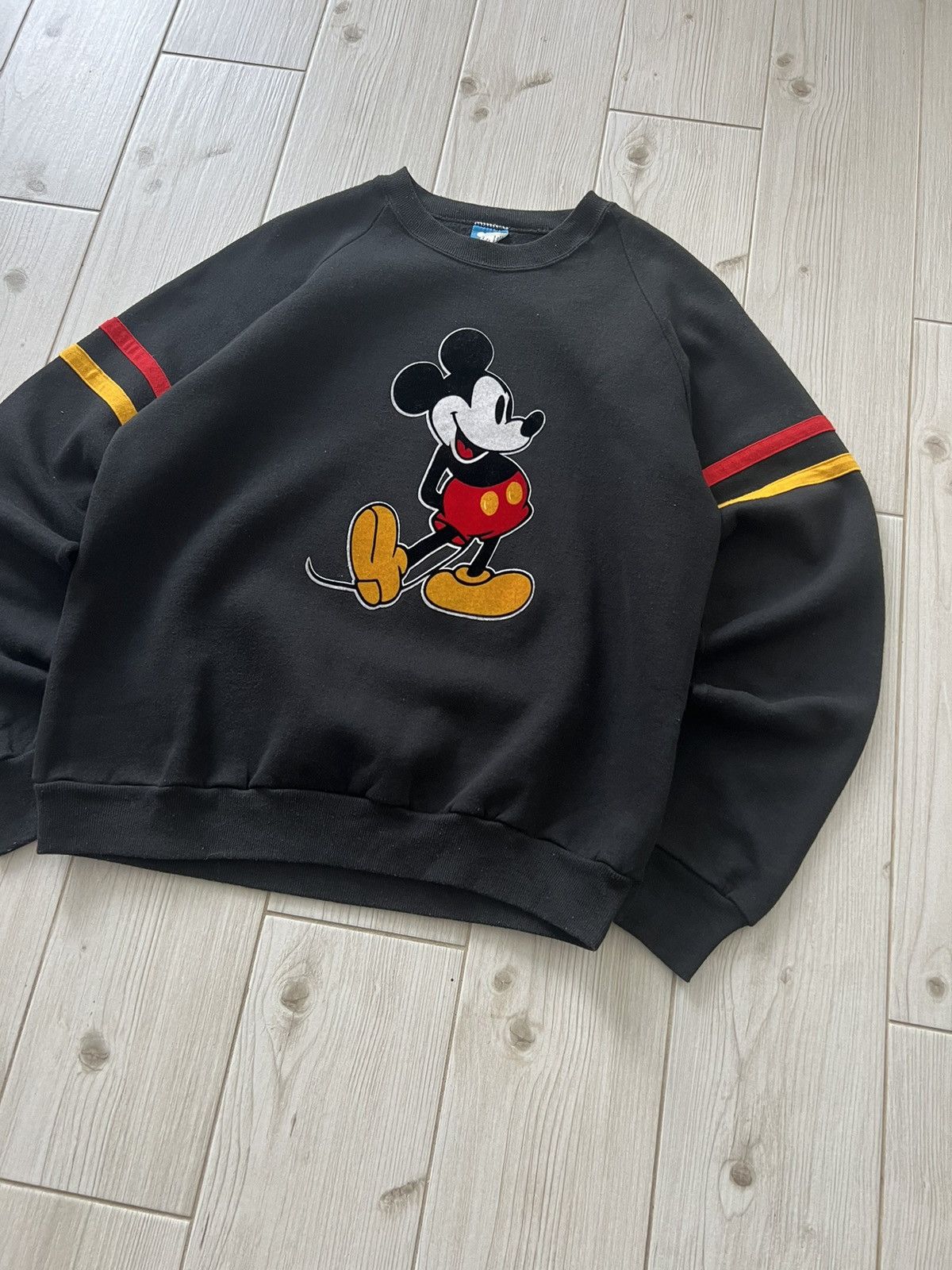 Disney Vintage 1980s Disney Minnie Mouse Sweatshirt Made in USA Size US L / EU 52-54 / 3 - 3 Thumbnail