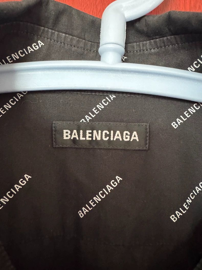 Balenciaga Balenciaga size 37 Fully printed barrage shirt Size US M / EU 48-50 / 2 - 3 Thumbnail