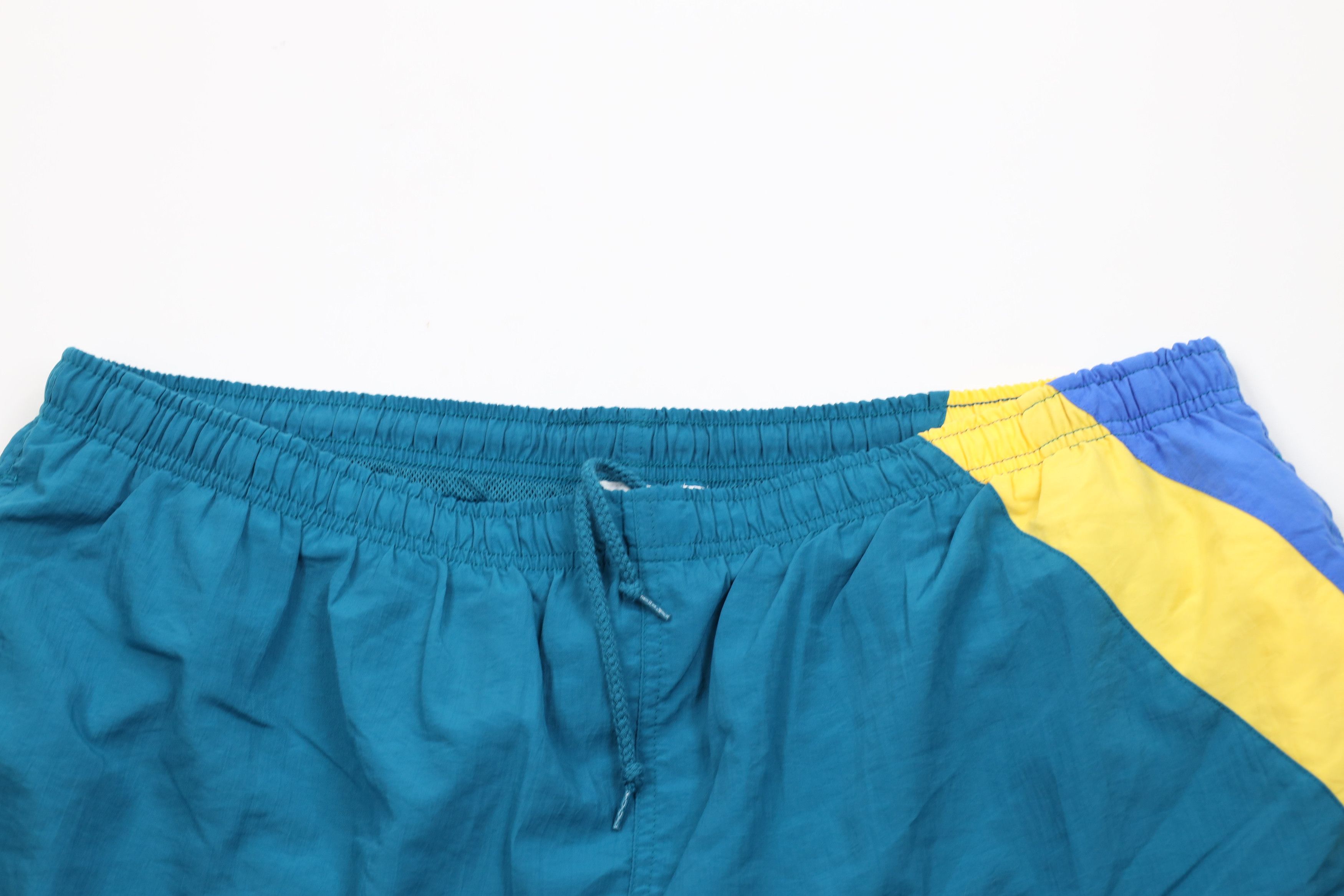 Vintage Vintage 90s Streetwear Block Lined Above Knee Shorts Trunks Size US 38 / EU 54 - 2 Thumbnail