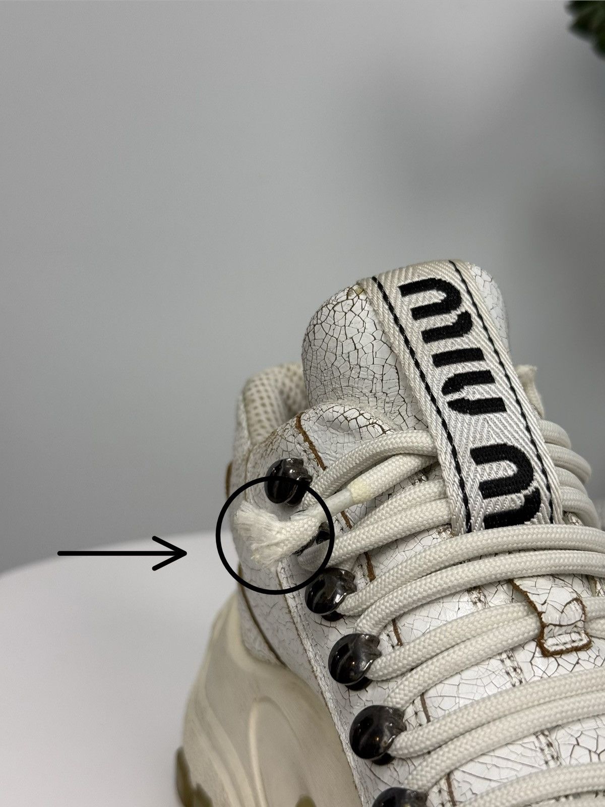 Miu Miu Miu Miu Damen Cracked Leather Chunky Sneakers White EU 37 Size US 7.5 / IT 37.5 - 13 Thumbnail