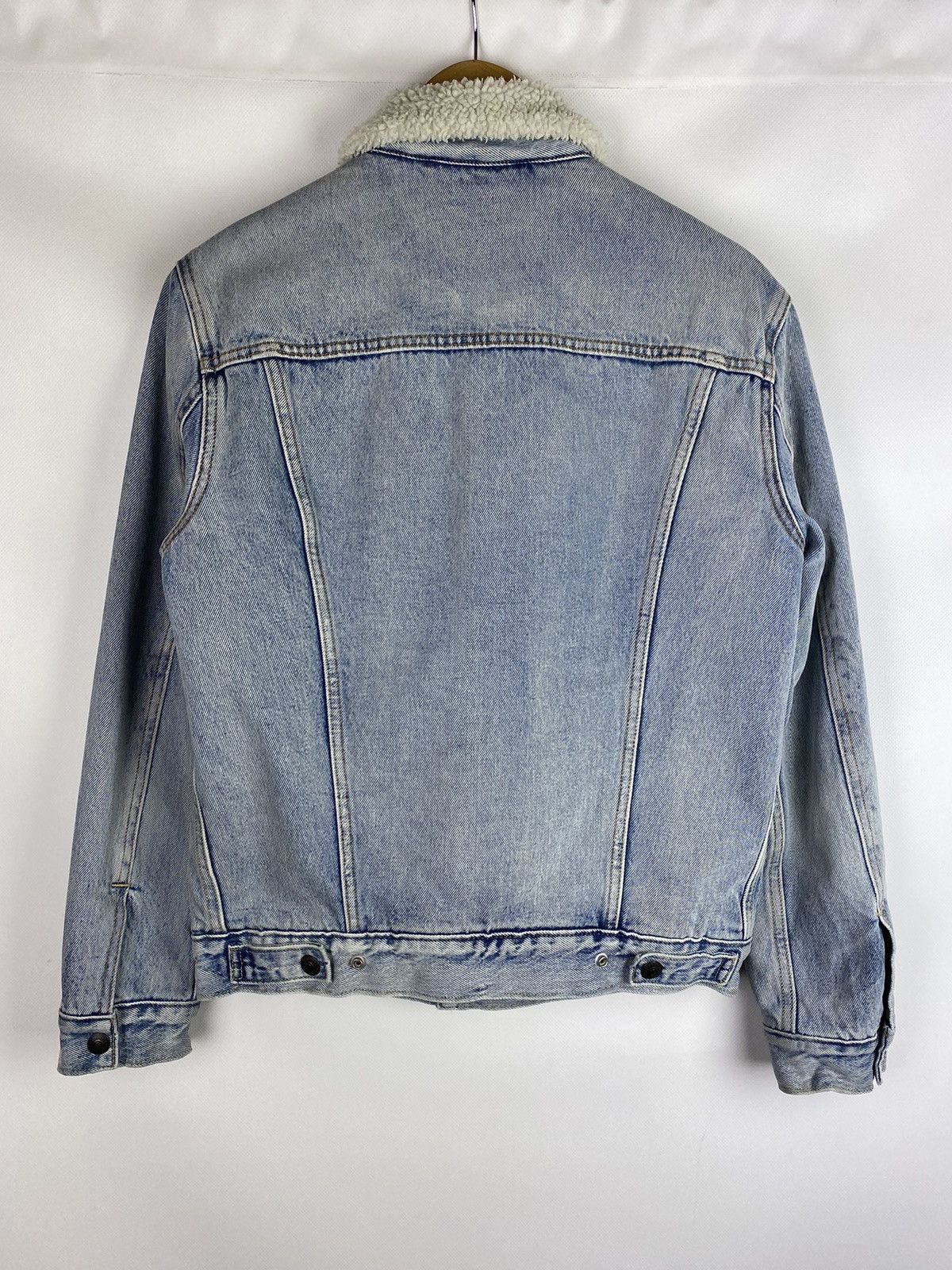 Levi's Levis Premium men’s Sherpa lined trucker jacket size S Size US S / EU 44-46 / 1 - 14 Thumbnail