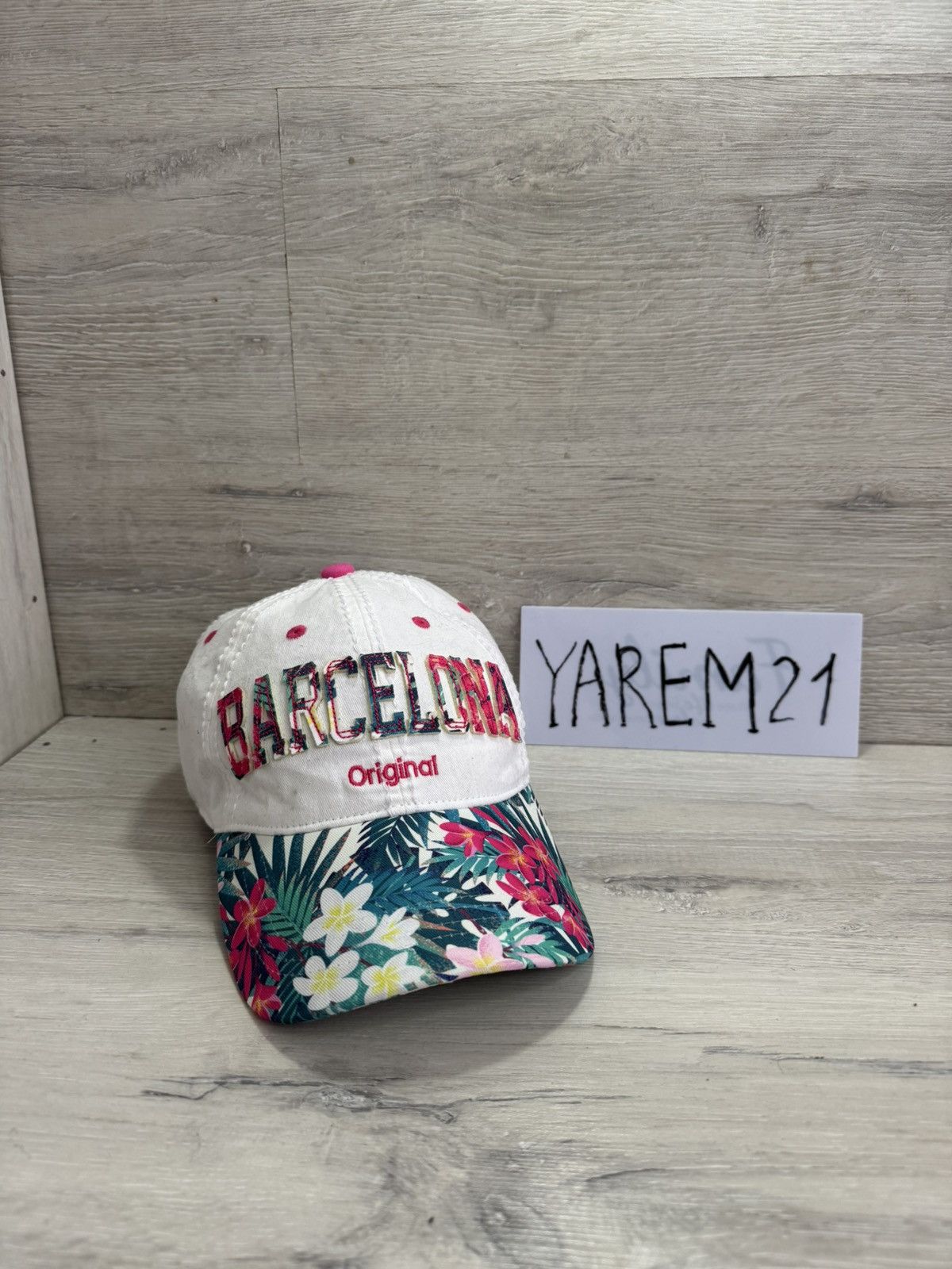 Robin Ruth Robin Ruth Barcelona cap hat Size ONE SIZE - 1 Thumbnail