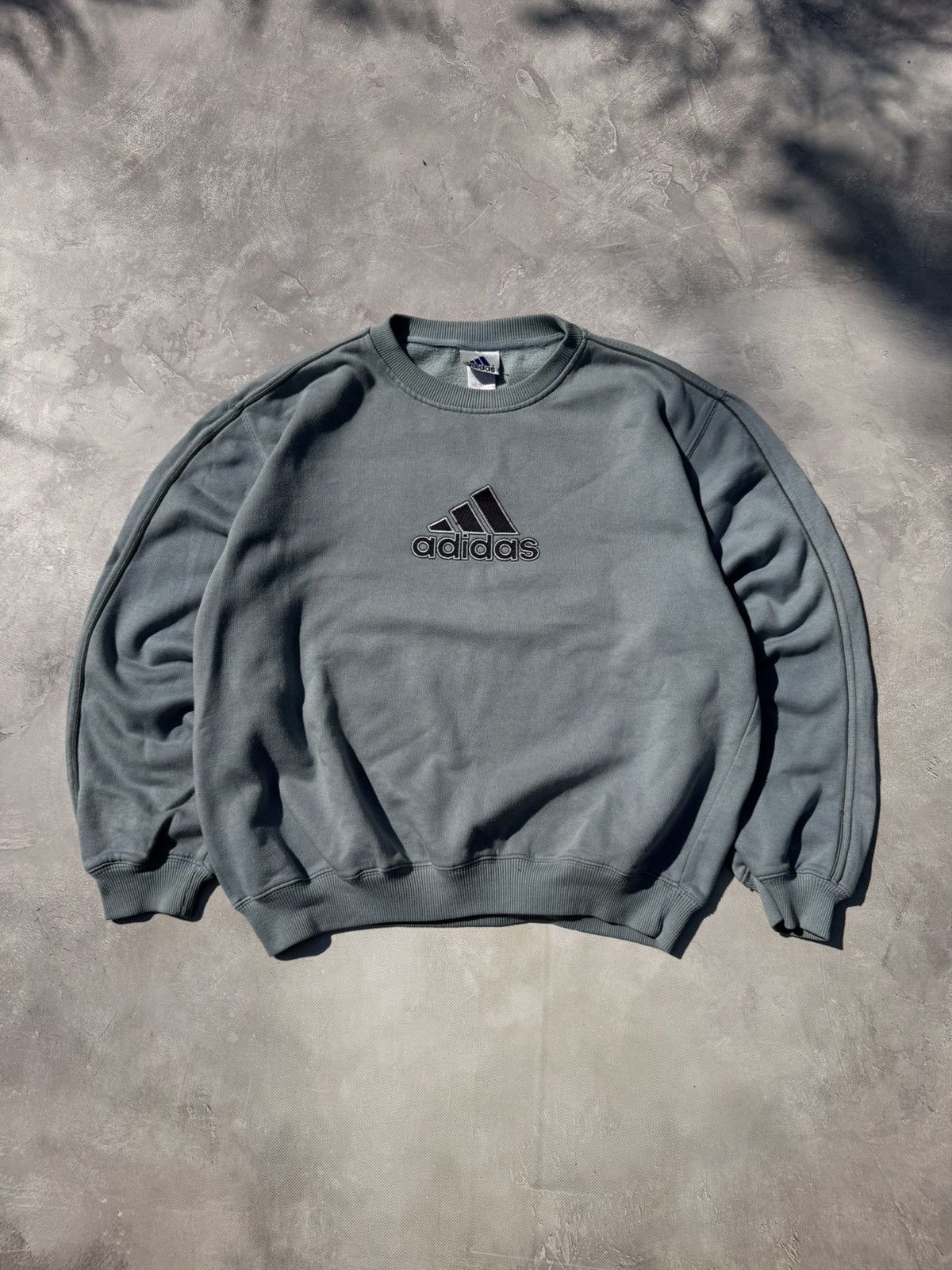 Adidas Vintage 00s Adidas Y2k Baggy Crewneck Sweatshirt Size US XL / EU 56 / 4 - 1 Thumbnail