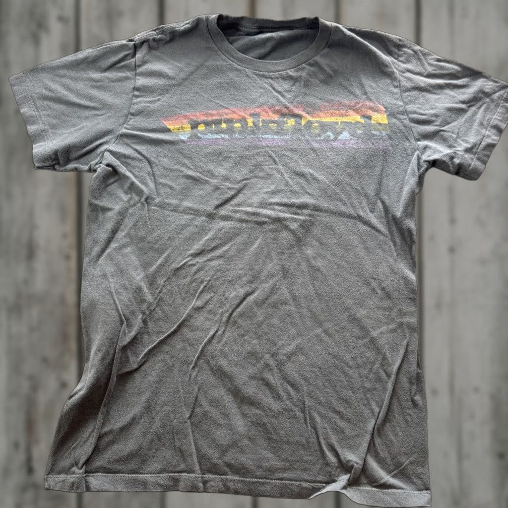 Vintage VINTAGE NO TAG Pink Floyd Shirt Mens L Gray Short Sleeve Retro Hippie Grunge Reprint Distressed Size US L / EU 52-54 / 3 - 1 Thumbnail