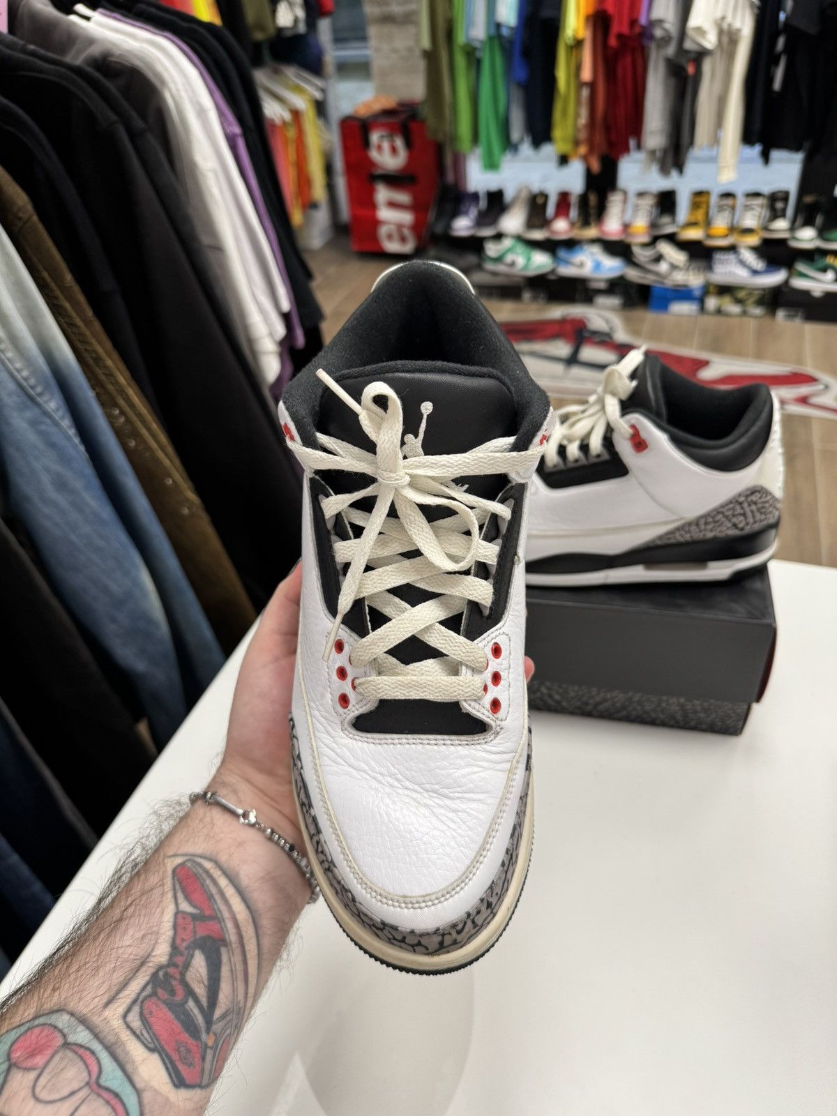 Jordan Brand × Nike Jordan 3 retro infrared 42 (2010) Size US 8.5 / EU 41-42 - 2 Thumbnail