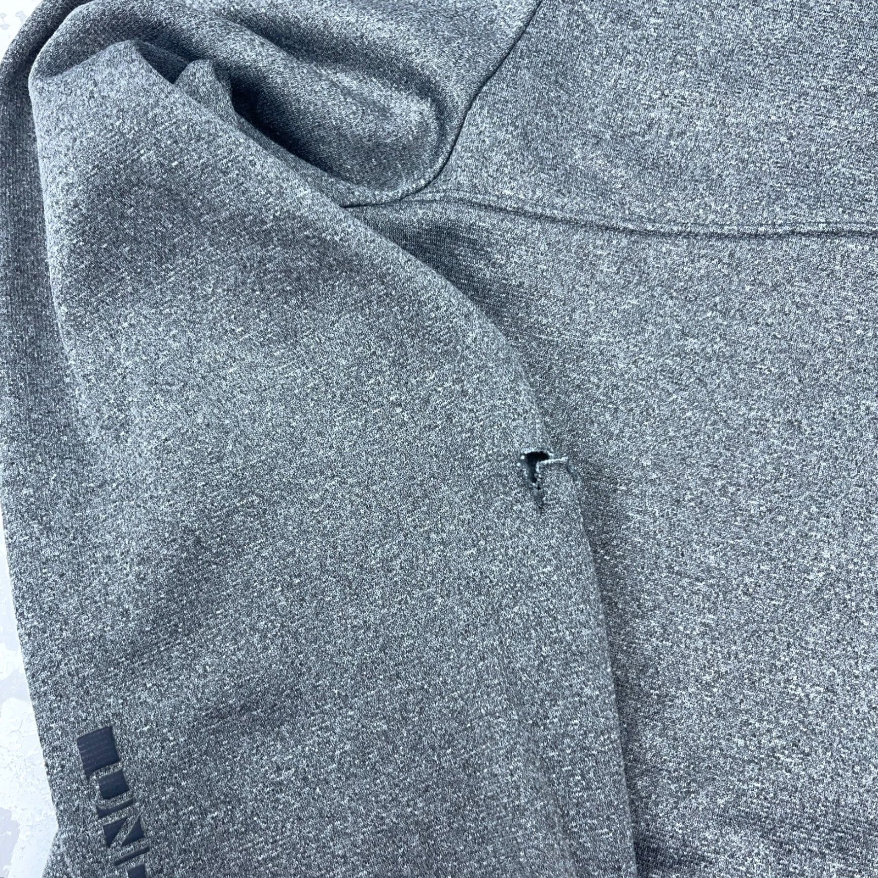 Under Armour Under Armour Sweatshirt Men Small Gray Black Pullover 1/4 Zip Mock Neck Long Sleeve Regular Fit Sports Classic Golf Size US S / EU 44-46 / 1 - 5 Thumbnail
